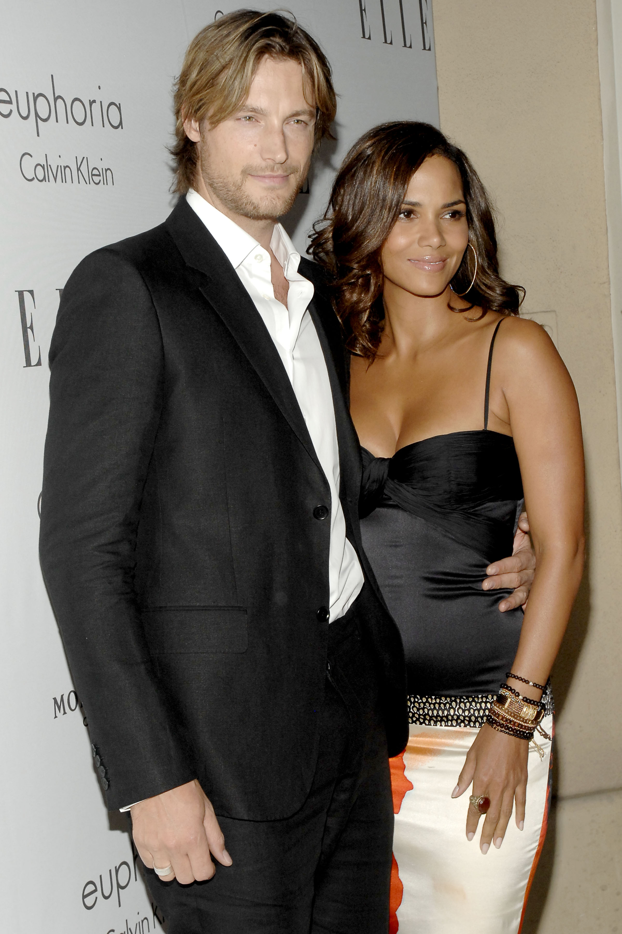 Gabriel Aubry and Halle Berry in California in 2008 | Source: Getty Images