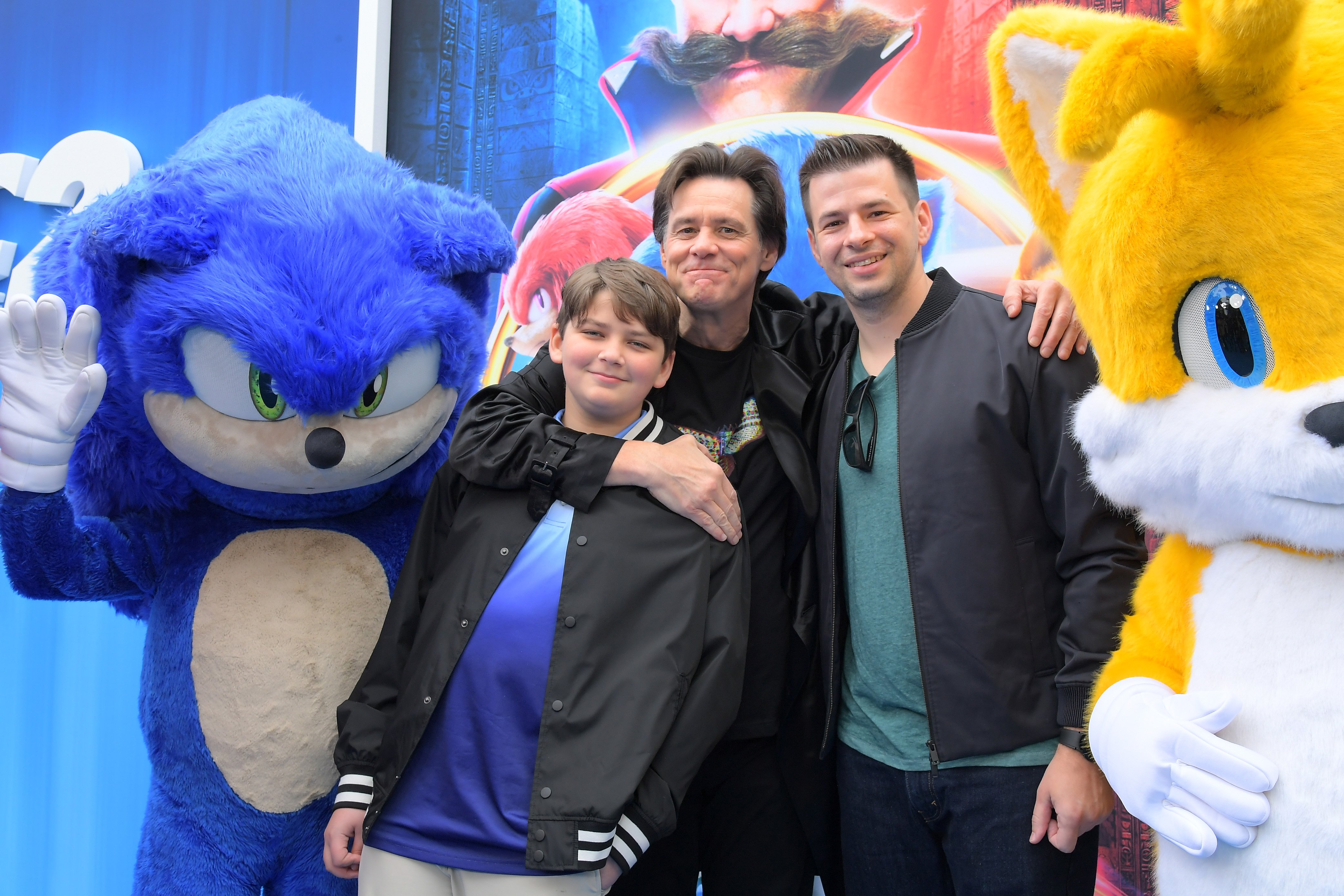 Jackson Carrey, Jim Carrey und Chase Bordelon besuchen den 'Sonic the Hedgehog 2'-Familientag auf dem Gelände der Paramount Pictures Studios am 02. April 2022. | Quelle: Getty Images