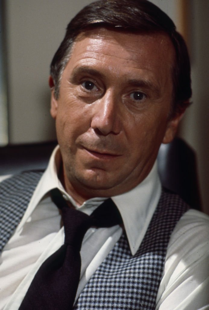 Bruce Kirby dans la série télévisée d'ABC "Holmes & Yoyo". | Photo : Getty Images