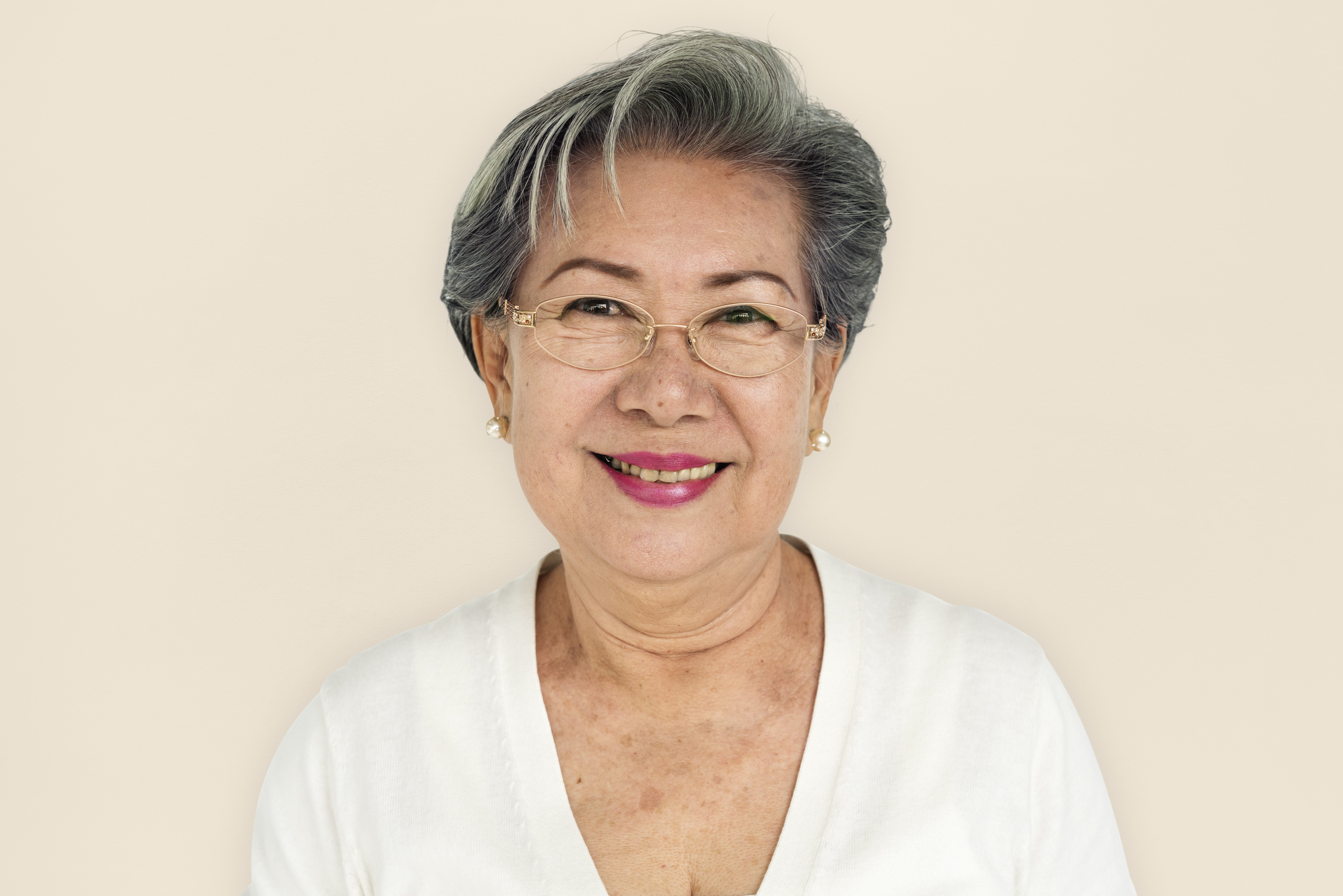 Mujer tailandesa sonriendo feliz. Fuente: Shutterstock Mujer tailandesa sonriendo feliz. Fuente: Shutterstock