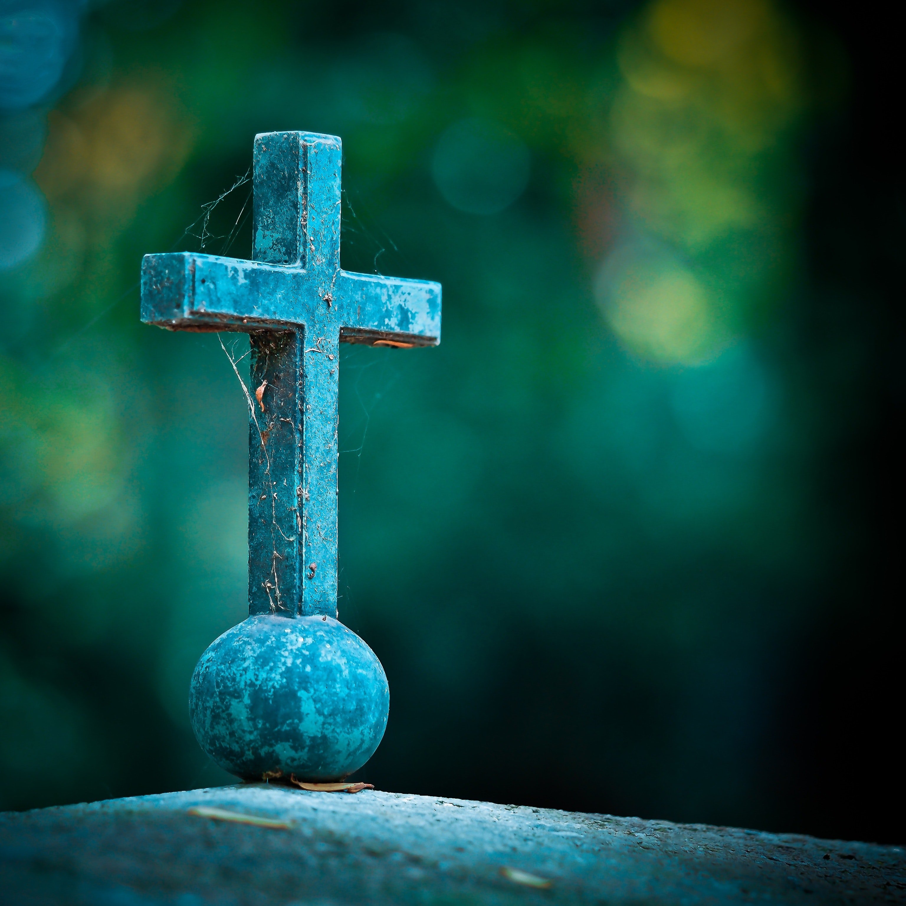 Cruz de piedra. Fuente: Pexels Cruz de piedra. Fuente: Pexels
