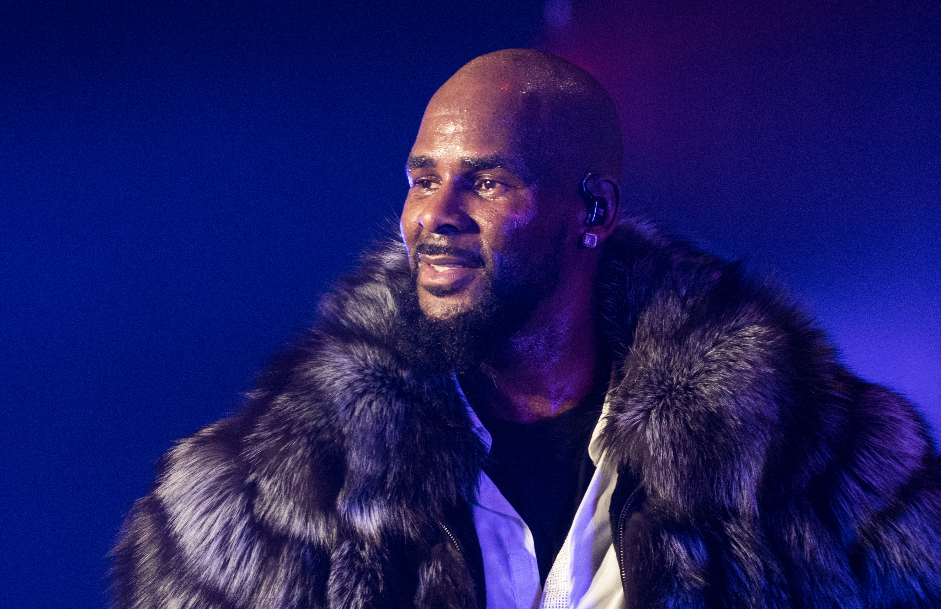 R. Kelly performing during the "12 Nights of Christmas" tour on December 17, 2016, in New York City. | Source: Getty Images