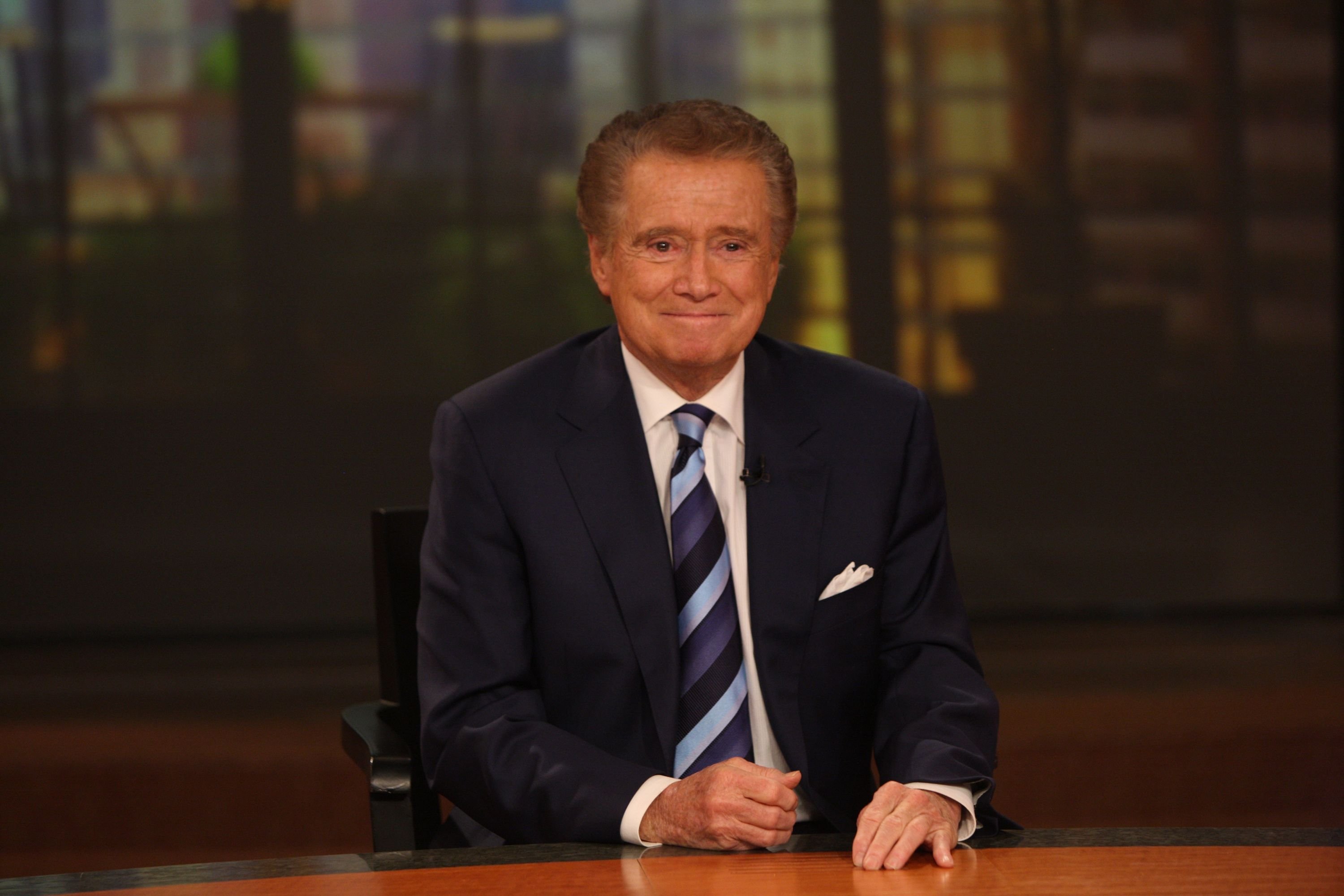 Regis Philbin at a press conference on his departure from "Live with Regis and Kelly" at ABC Studios, in New York City  on November 17, 2011 | Photo:Getty Images