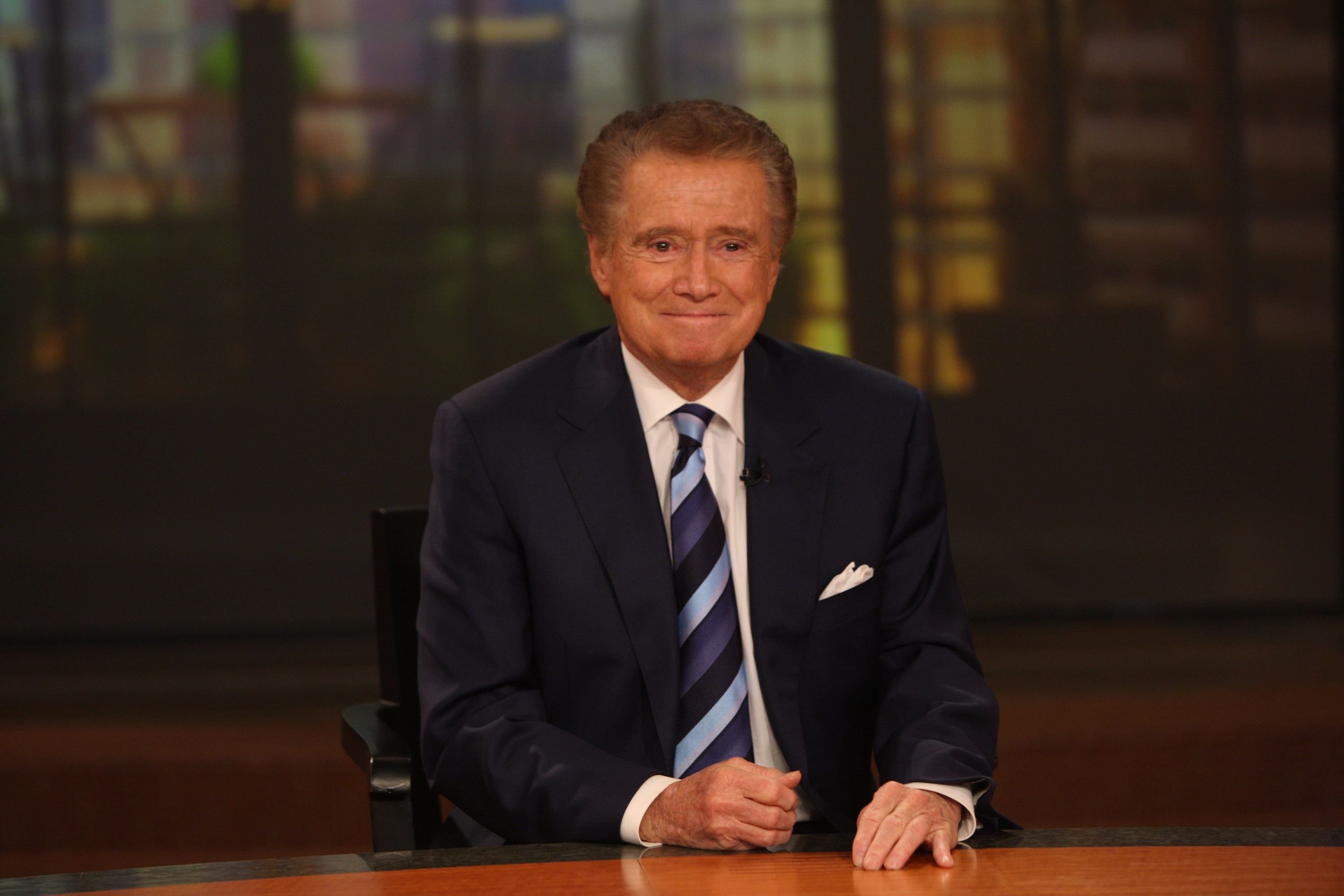 Regis Philbin at a press conference on his departure from "Live with Regis and Kelly" at ABC Studios, in New York City  on November 17, 2011 | Photo: Getty Images