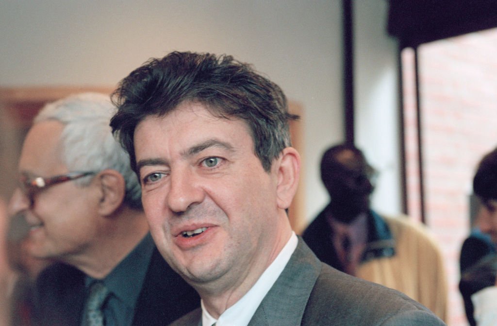 French politician Jean-Luc Mélenchon, visits the Renée Auffray hotel school in Clichy (near Paris), April 28, 2000. |  Photo: Getty Images
