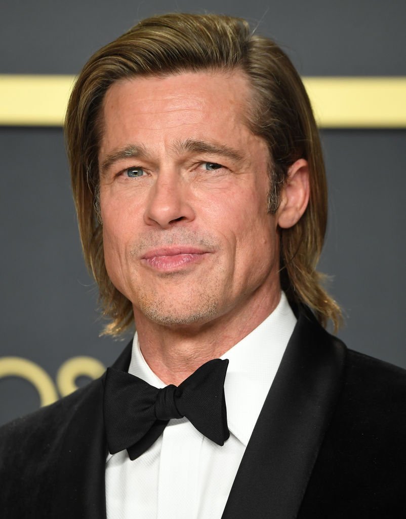  Brad Pitt poses at the 92nd Annual Academy Awards at Hollywood and Highland on February 09, 2020 | Photo: Getty Images