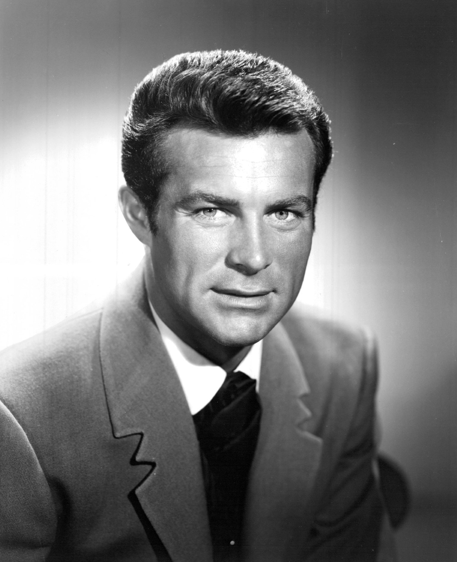 A portrait of Robert Conrad, 1965 | Source: Wikimedia Commons