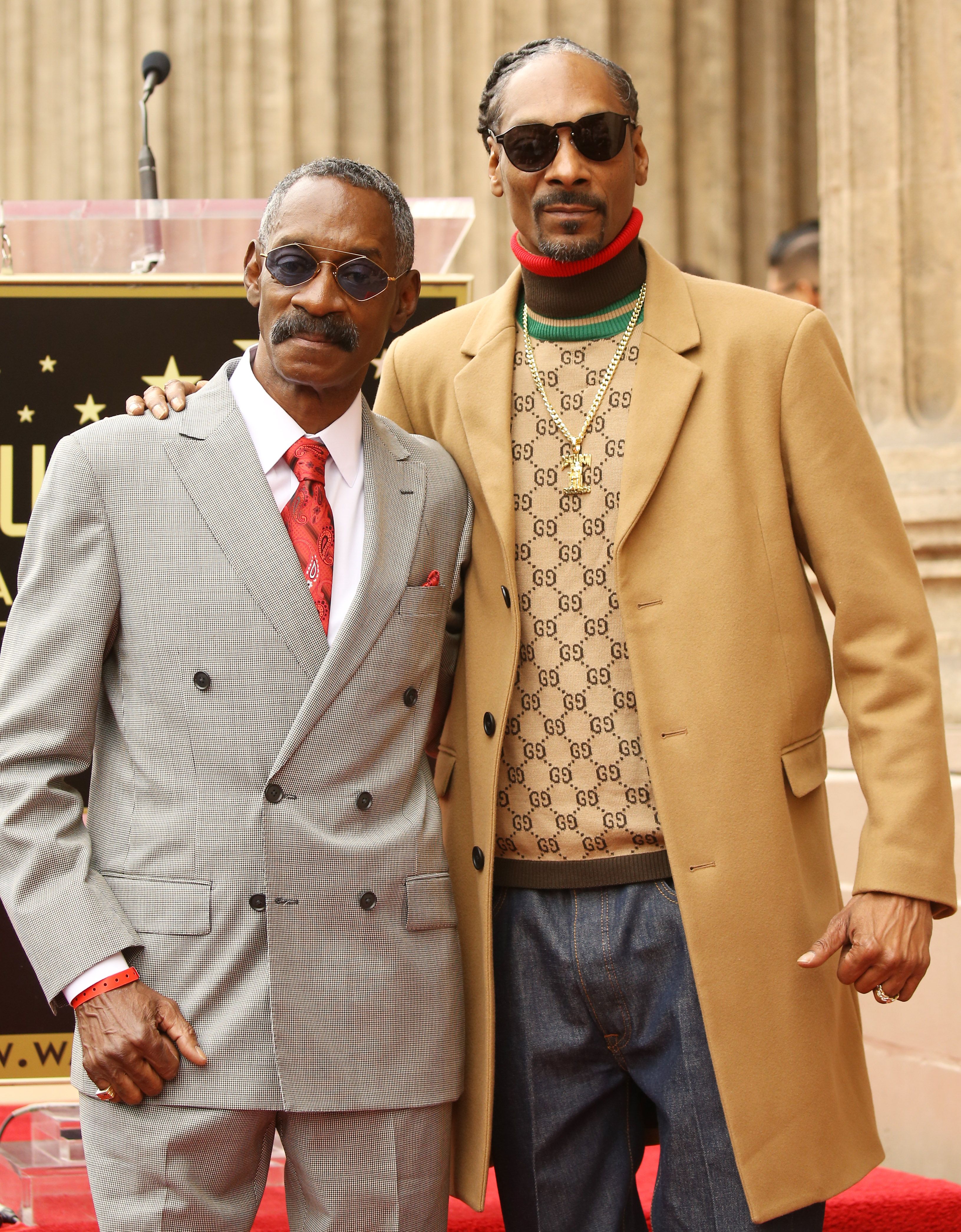 Snoop Dogg and his father at the ceremony honoring Snoop Dogg with a Star on The Hollywood Walk of Fame held on November 19, 2018 | Photo: Getty Images