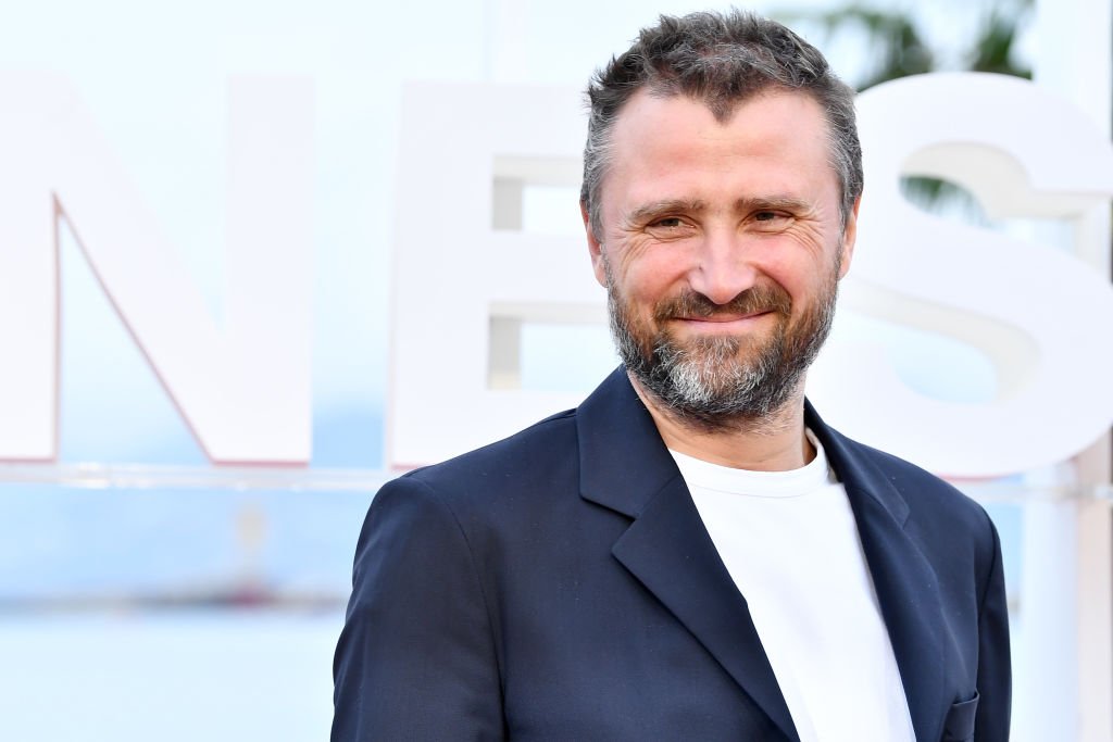 Le comédien Alexandre Brasseur au Festival des séries de Cannes. l Source : Getty Images