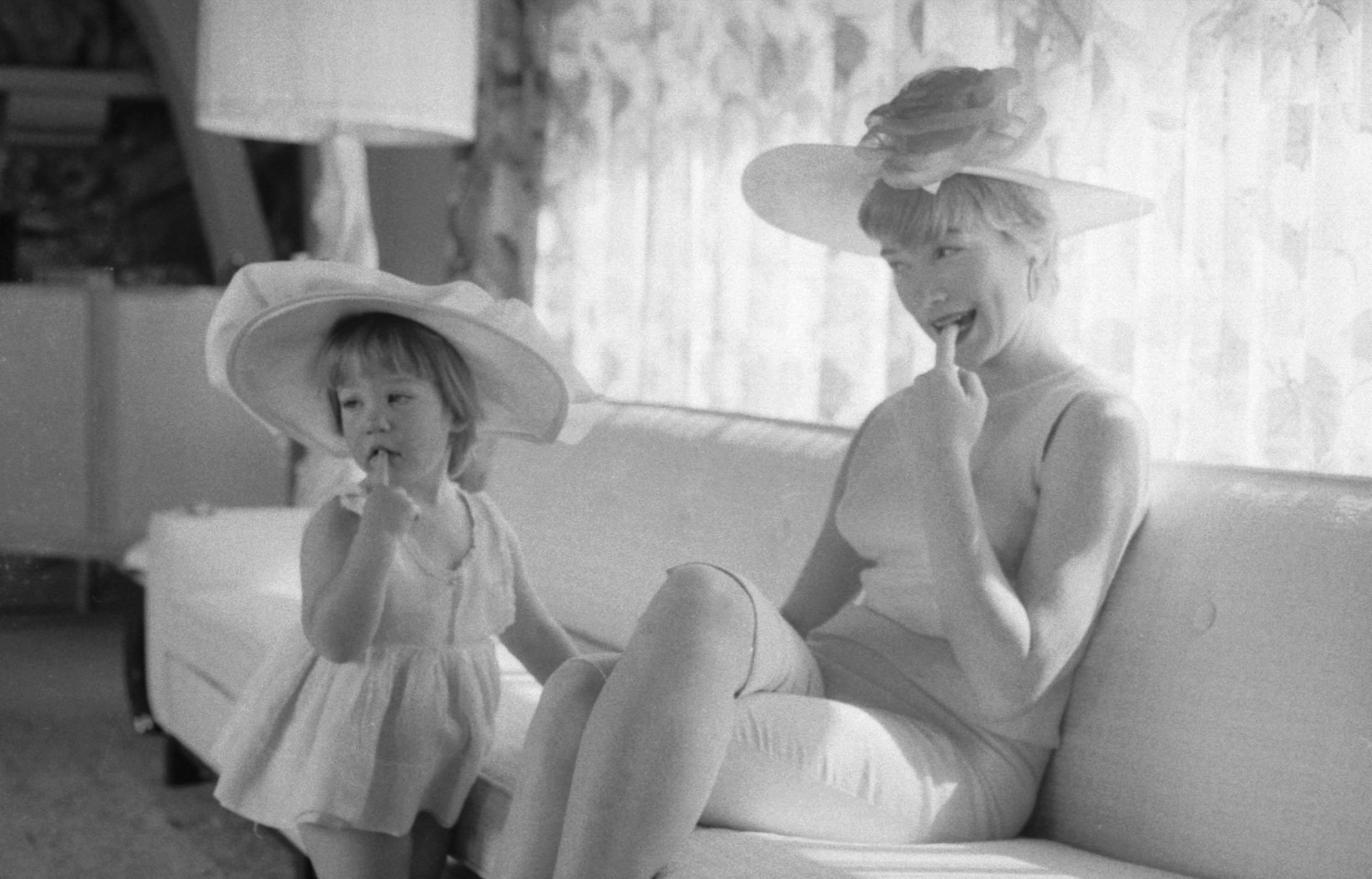 Sachi Parker and the actress pictured during a portrait session on January 2, 1959 | Source: Getty Images