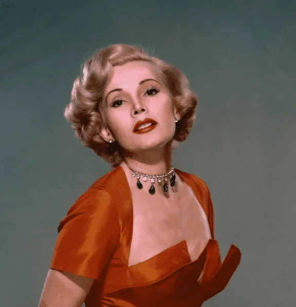 Studio portrait of the Hollywood starlet Zsa Zsa Gabor between 1950 and 1955 | Photo: Getty Images