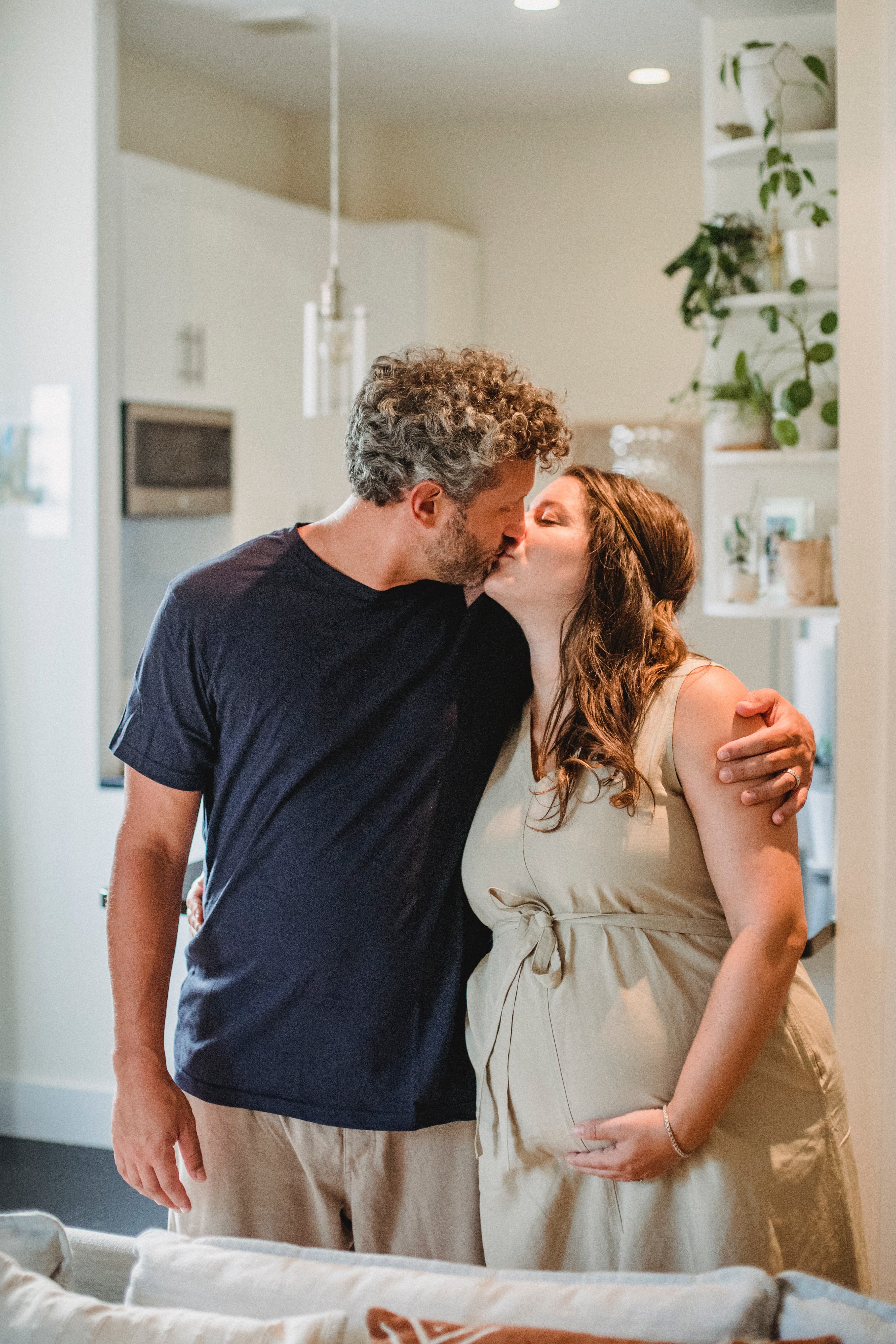 Aaron und Julia haben zwei Jahre nach ihrer Hochzeit Zwillinge gezeugt. | Quelle: Pexels