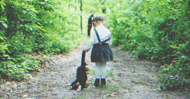 Niña en el bosque. | Foto: Shutterstock