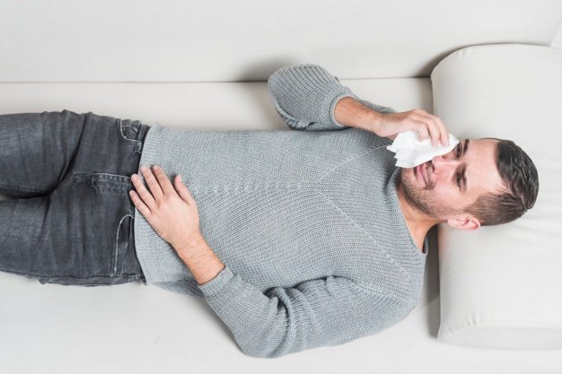 Un homme qui pleure | Photo : Freepik