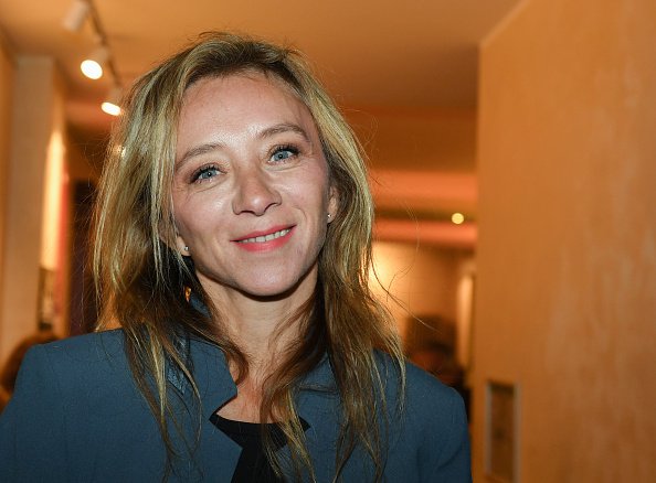 L'actrice française Sylvie Testud lors de la première allemande de la série "Eden" à Kant Kino. | Photo : Getty Images