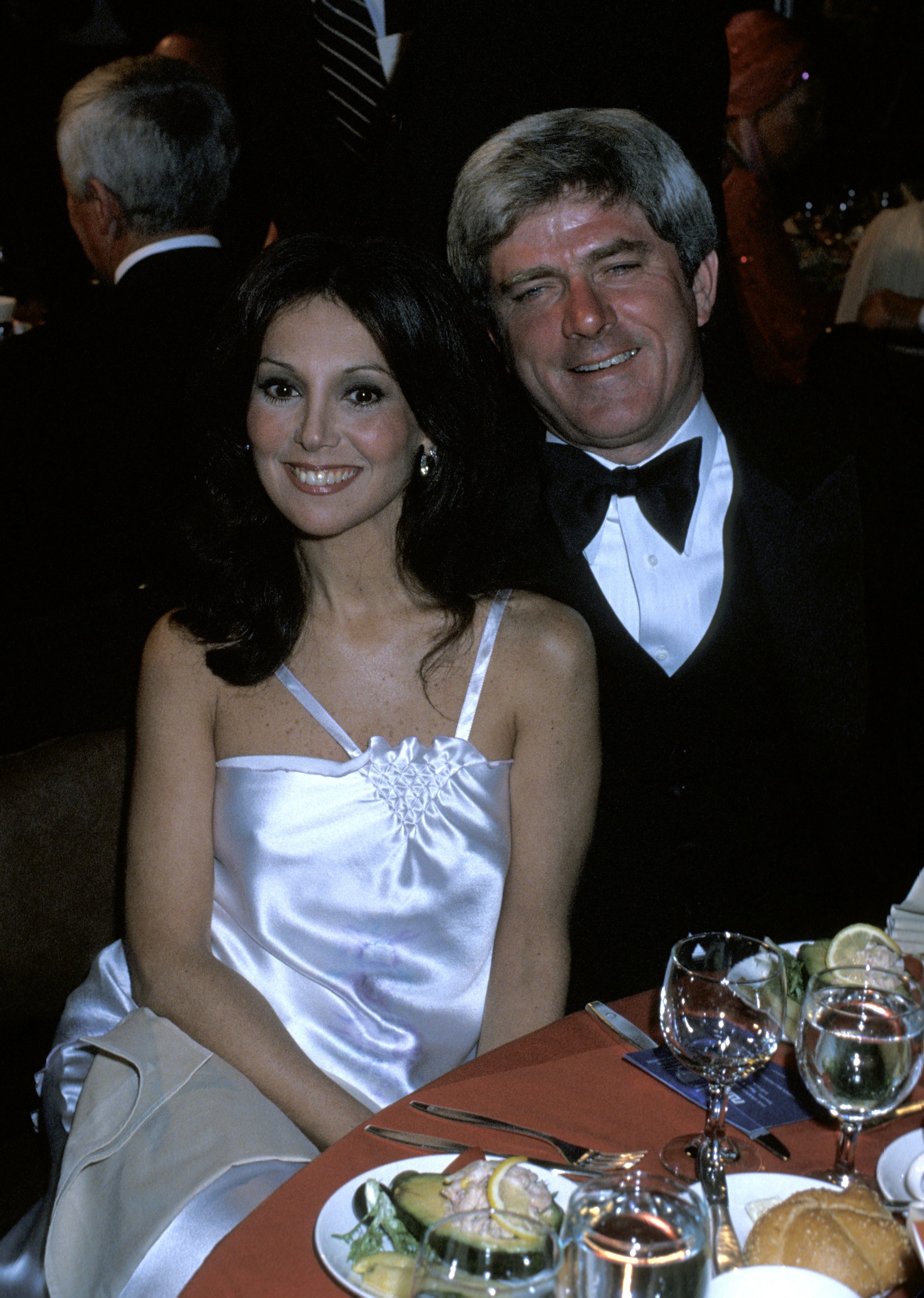 Marlo Thomas and Phil Donahue during Iris Awards Banquet - March 4, 1978 at Bonaventure Hotel in Los Angeles, California, United States | Source: Getty Images