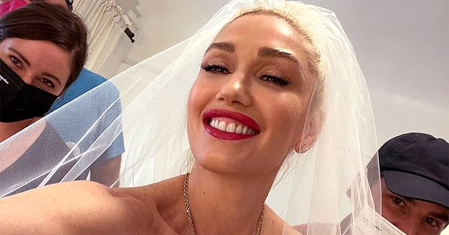 Gwen Stefani showing off her Vera Wang wedding dress in video footage uploaded on Instagram on September 20, 2021 | Photo: Instagram/gwenstefani