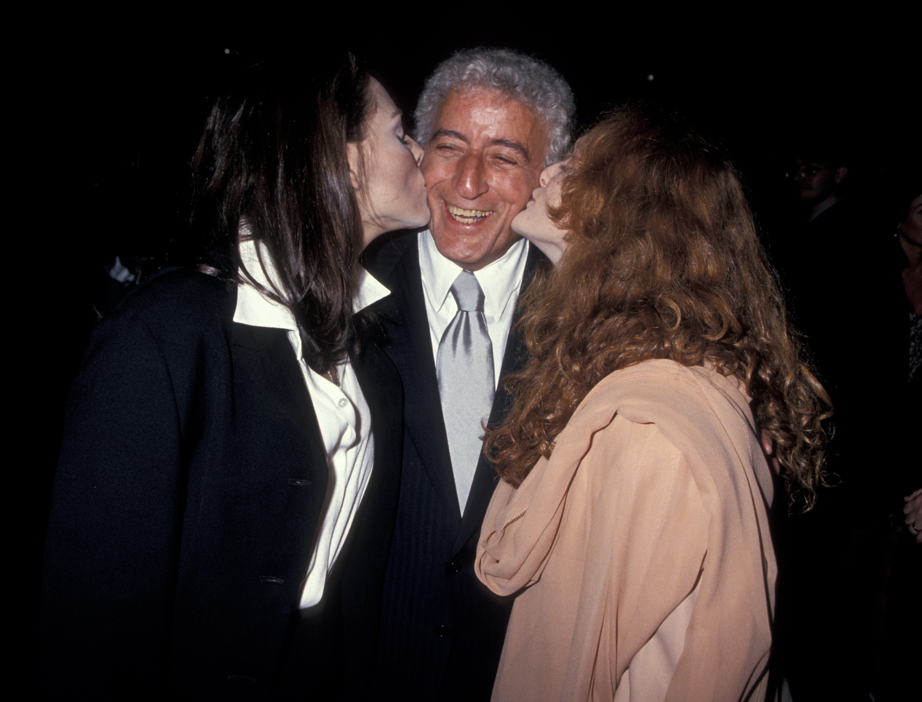 Joanna, Tony, and Antonia Bennett, circa 1993. | Source: Getty Images