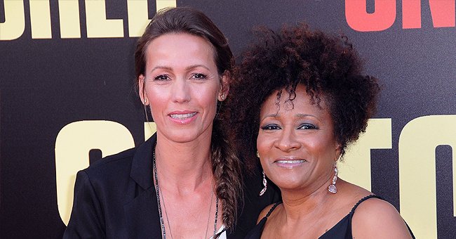 Wanda Sykes and wife Alexa Sykes arrive for the premiere of 20th Century Fox's "Snatched" held at Regency Village Theatre on May 10, 2017 | Photo: Getty Images