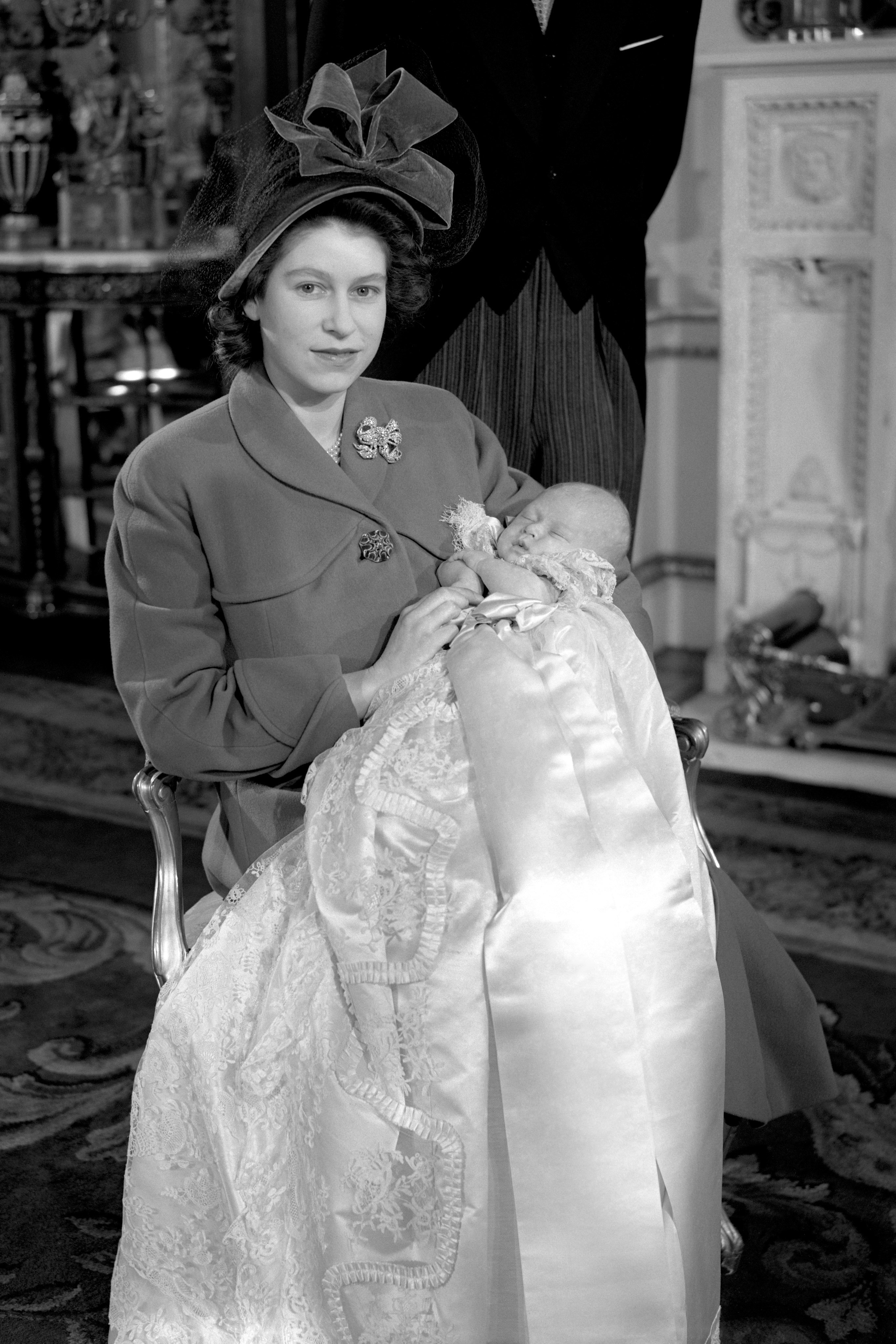 Princesa Elizabeth en bautizo del Príncipe Charles en Londres en 1948. | Foto: Getty Images