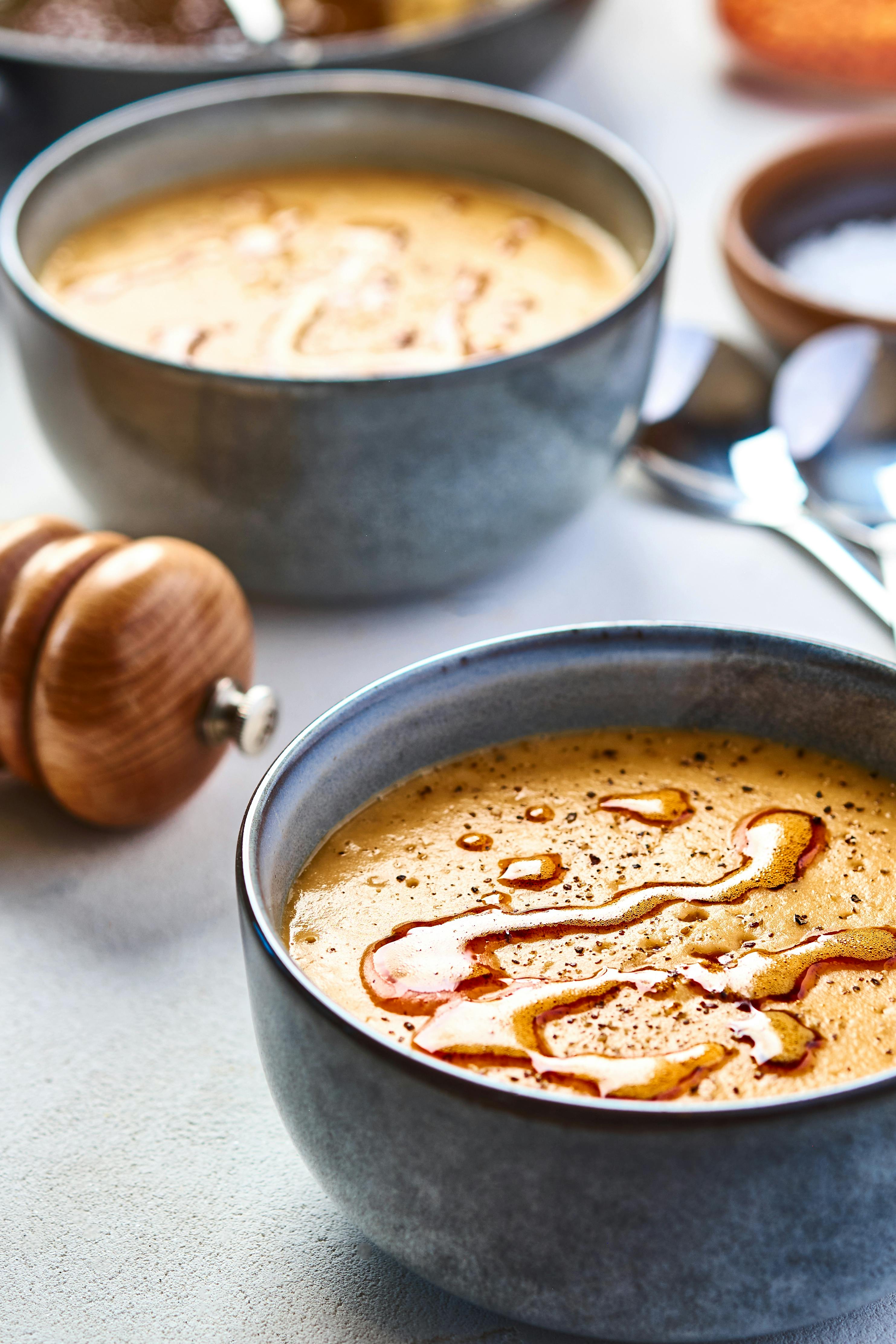 Bowls of lentil soup. | Source: Pexels