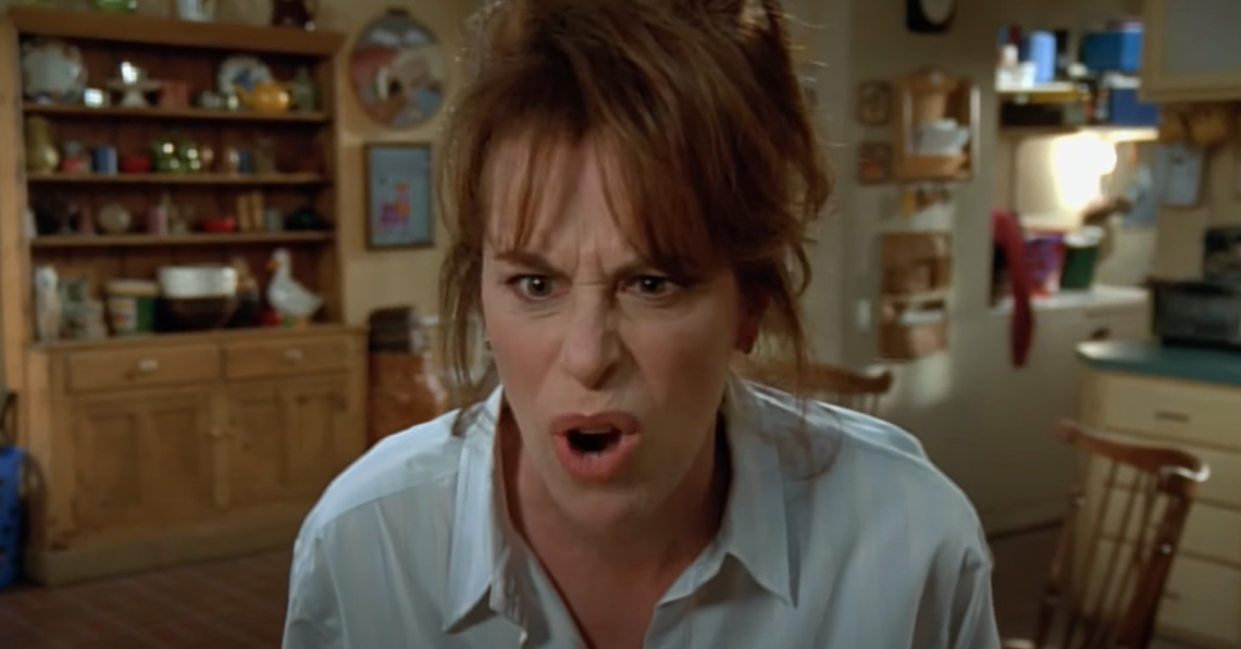 Screenshot of an episode of "Malcolm in the Middle" showing Jane Kaczmarek as Lois | Source: Youtube/Channel 4