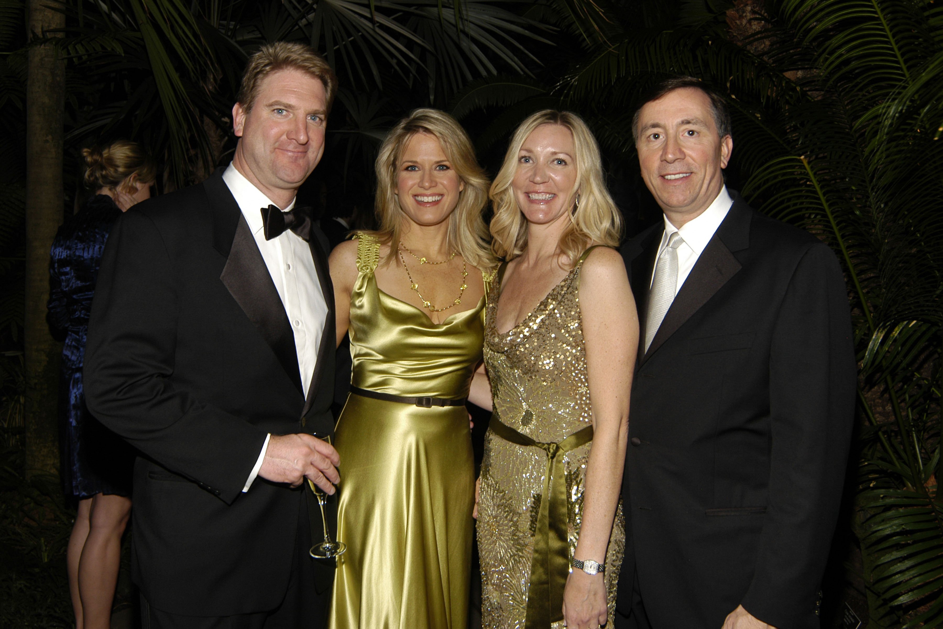 Daniel Gregory, Martha MacCallum, Kathleen DeParis and Lawrence DeParis during the New York Botanical Garden Winter Wonderland Ball at The NY Botanical Garden on December 7, 2007, in New York City. | Source: Getty Images