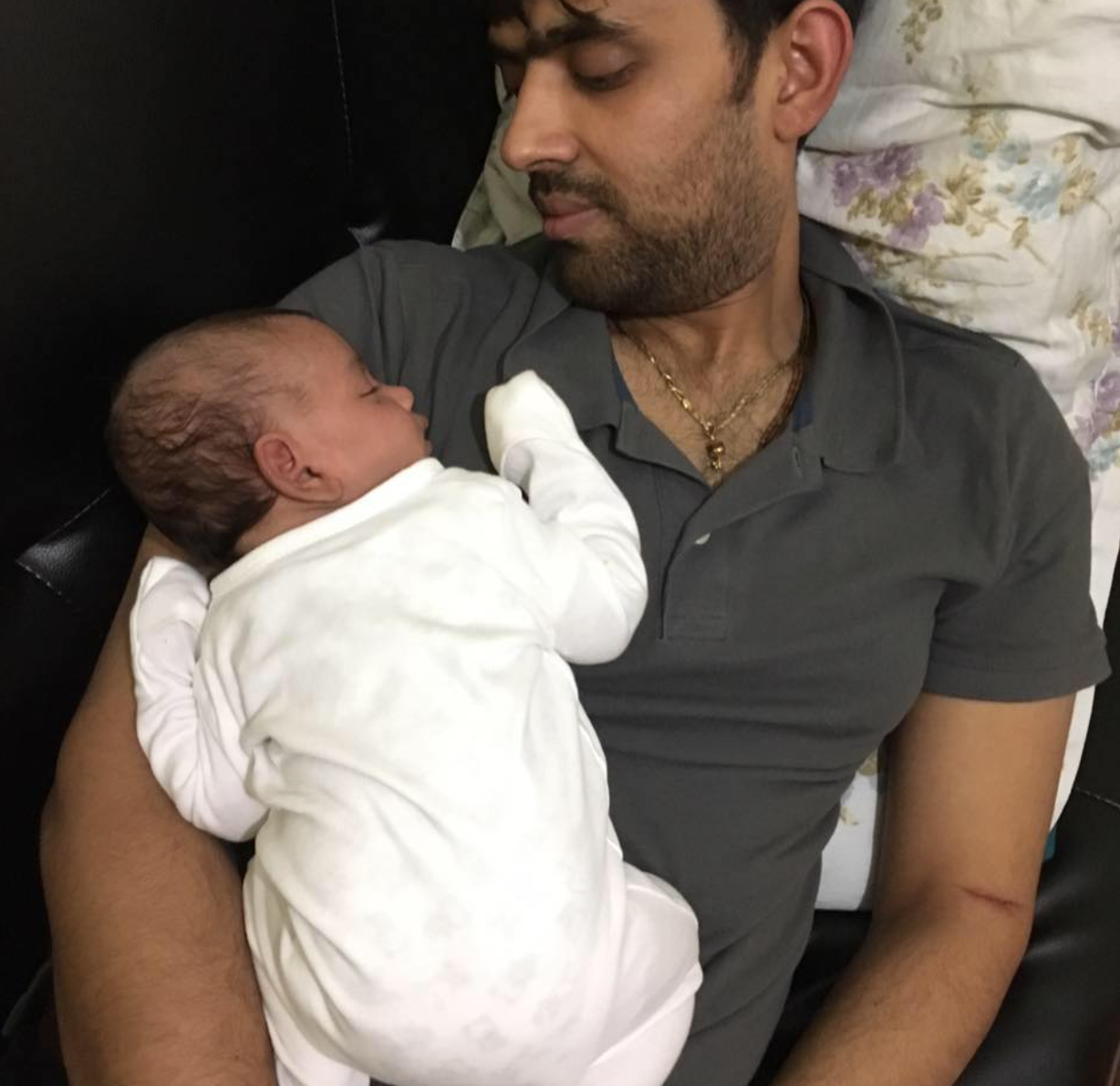 Arjun Patoliya and one of his daughters dated January 26, 2017 | Source: Facebook/ Arjun Patoliya