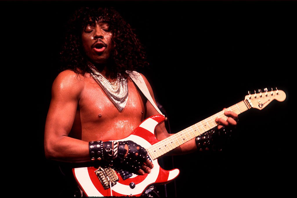 Rick James (born James Johnson Jr, 1948 - 2004) performs onstage on September 9, 1983. | Photo: Getty Images