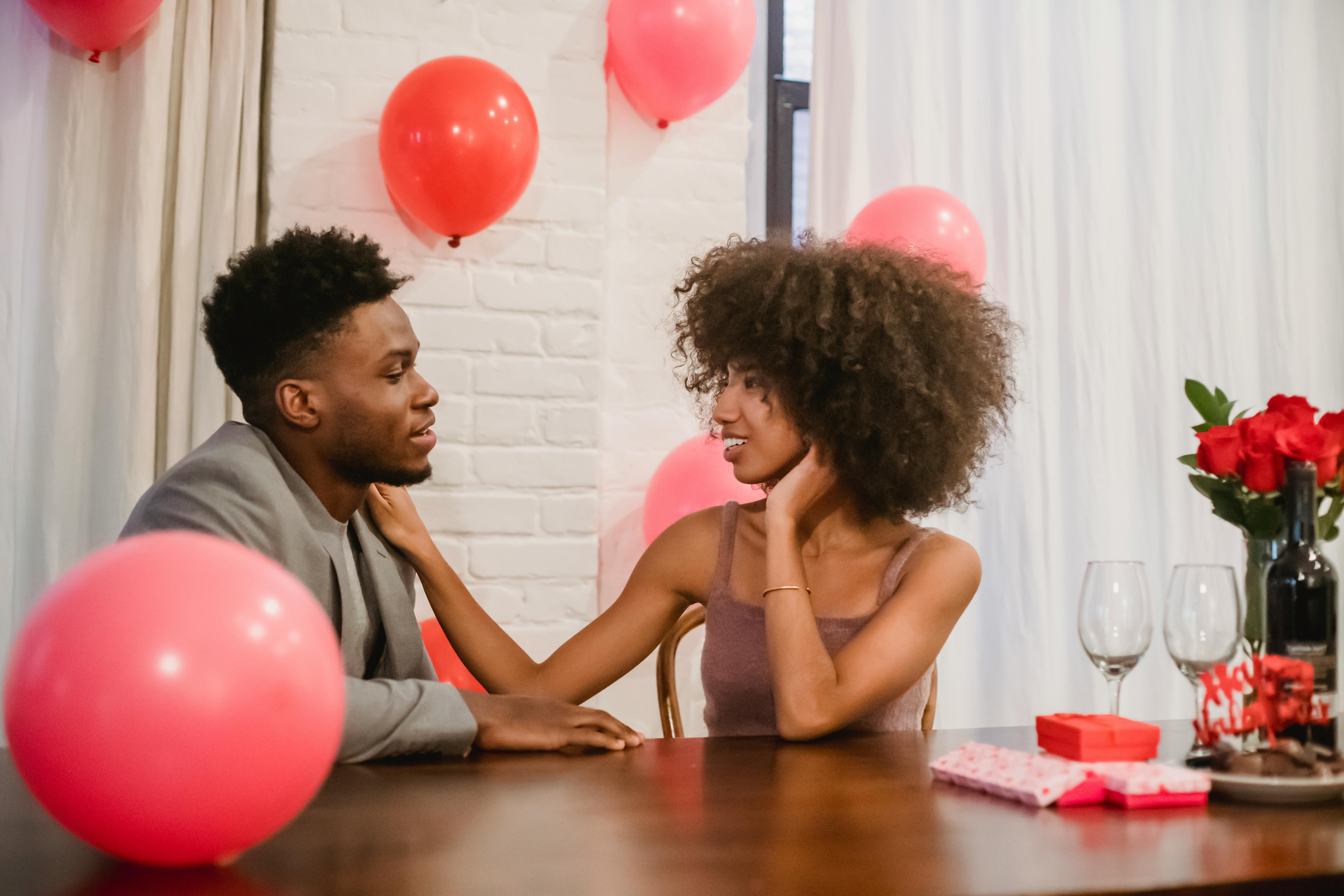 Young couple on a date | Source: Pexels