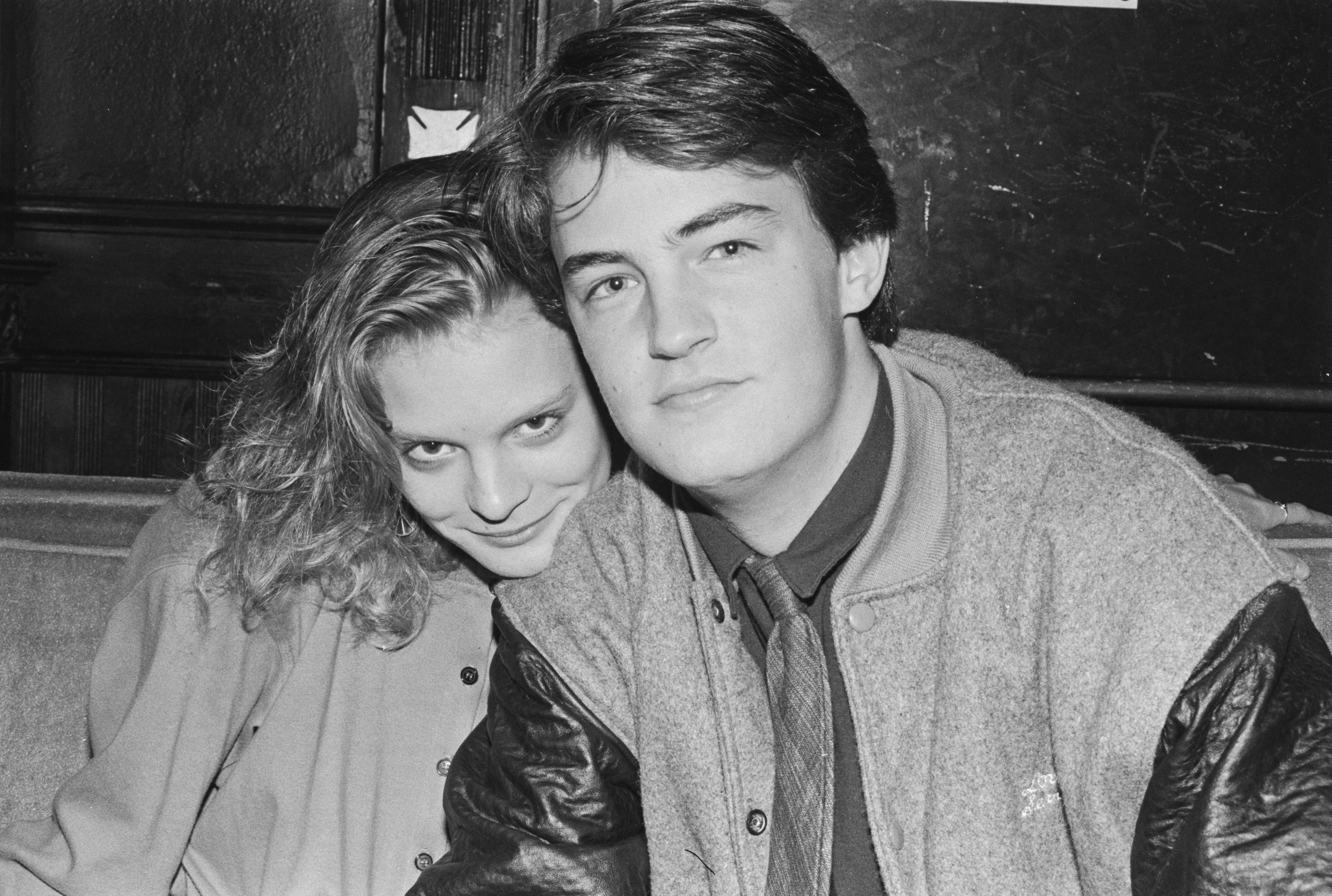 Actors Martha Plimpton and Matthew Perry at the Limelight in New York City, circa 1988. | Source: Getty Images