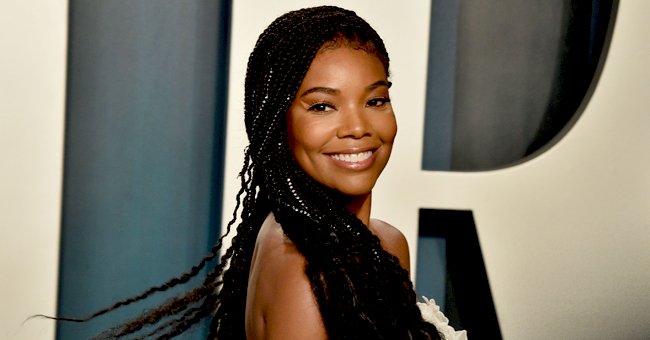 Check Out This Video Of Gabrielle Union Dwyane Wade S Daughter Kaavia Playing With Sister Zaya S Hair