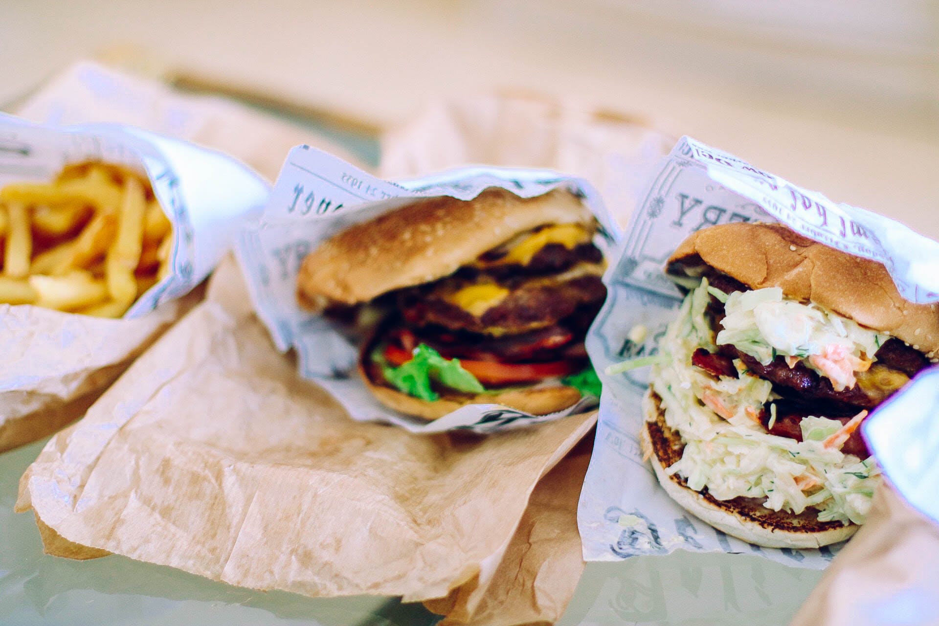 Hamburger and fries | Source: Pexels
