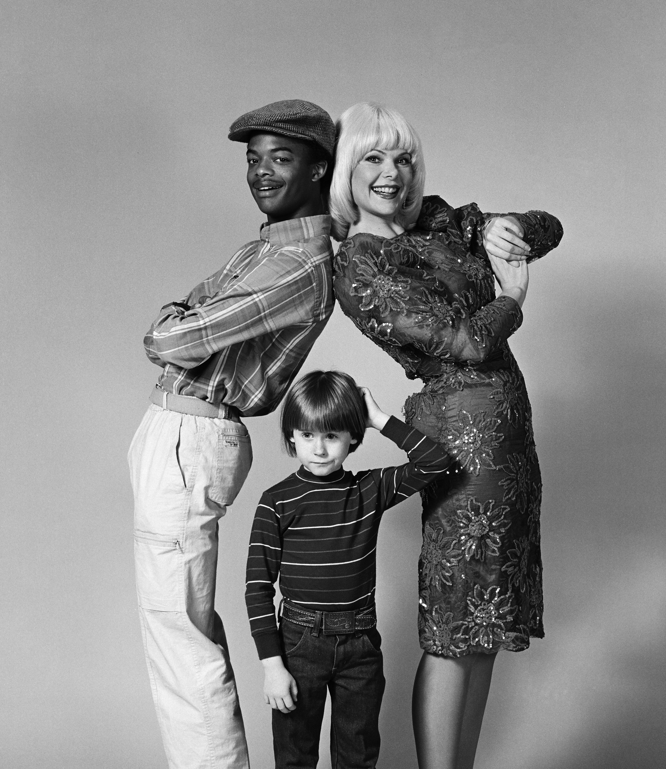 Todd Bridges, Danny Cooksey, and the actress on the set of "Jennifer Slept Here," 1984 | Source: Getty Images