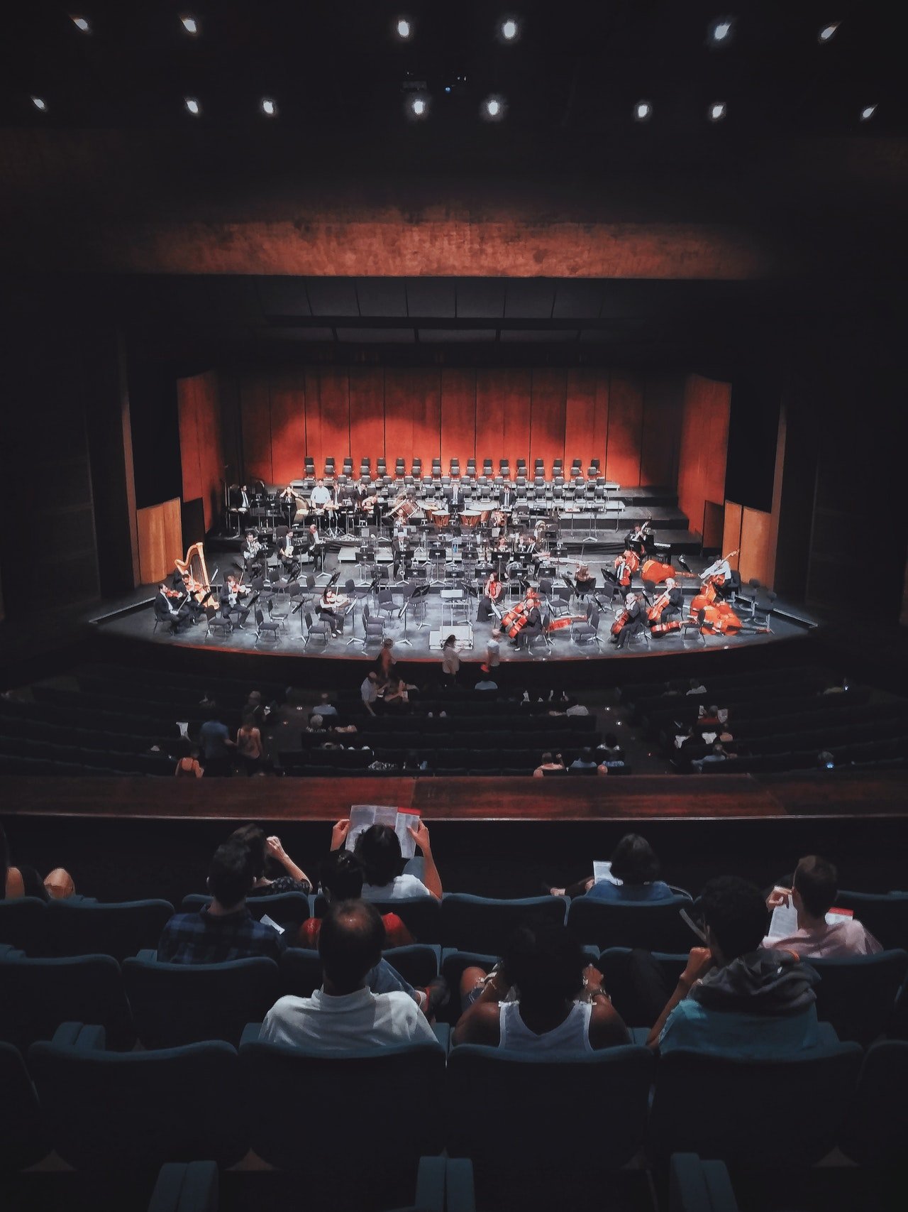 Sala de conciertos de una orquesta. | Foto: Pexels