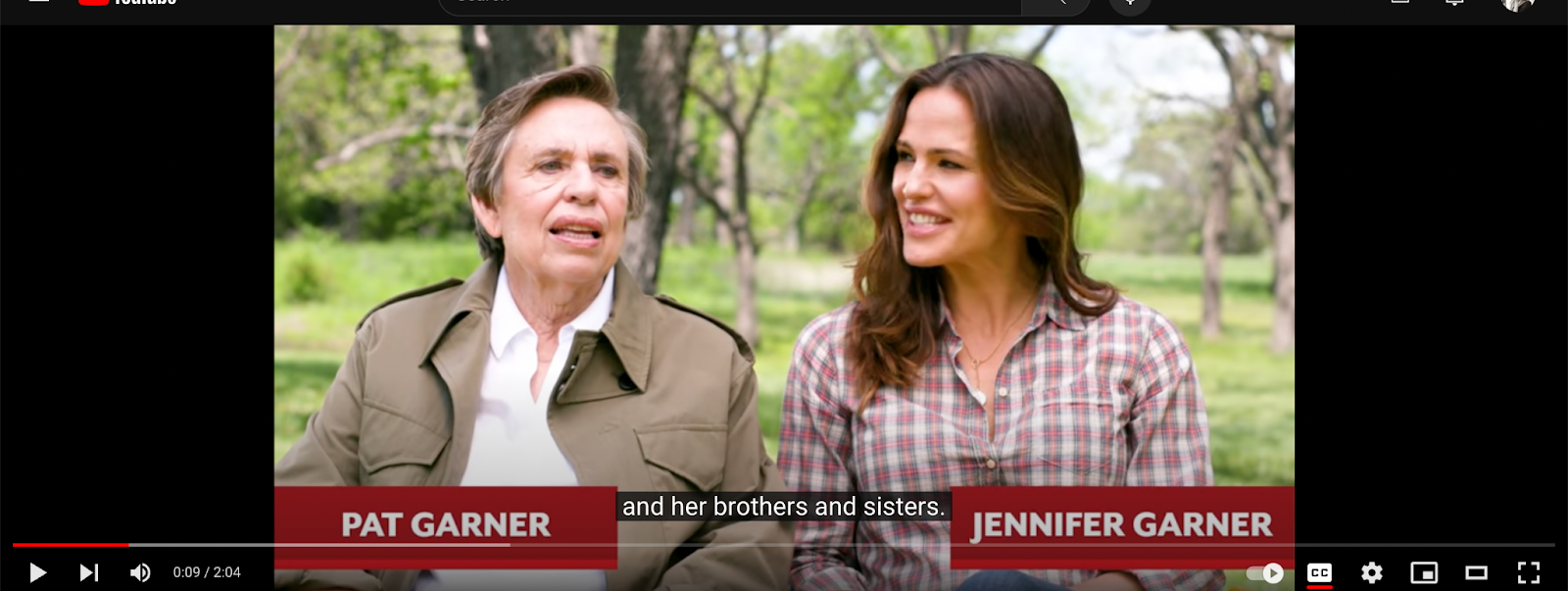 Patricia and Jennifer Garner on a video dated August 14, 2018 | Source: Youtube.com/@southernliving