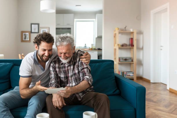 John kept buying groceries for and helping Jackson around his house, not to atone for what he did in the past, but because he genuinely enjoyed the man's company | Source: Pexels