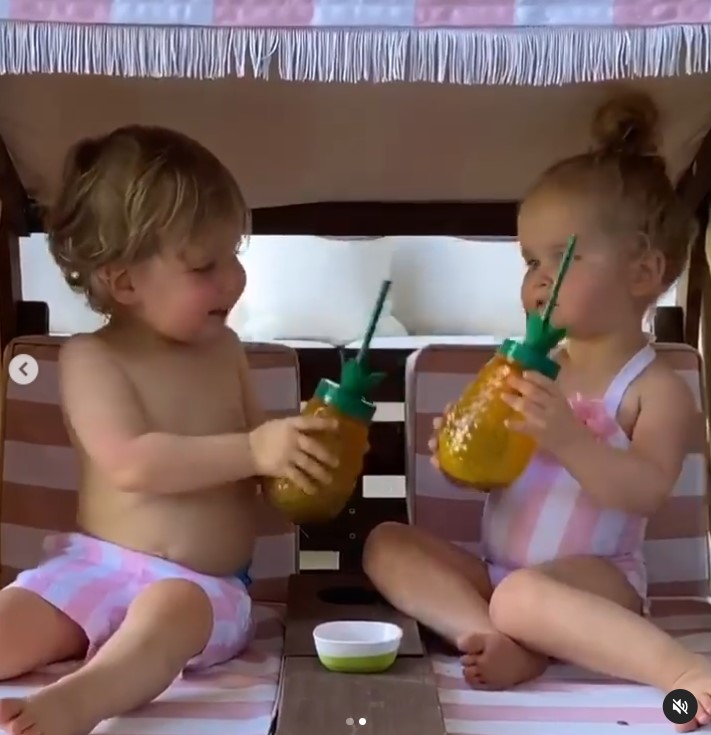 Hudson and Haven Herjavec in a still from a video posted on August 1, 2020 | Source: Instagram/kymherjavec5678