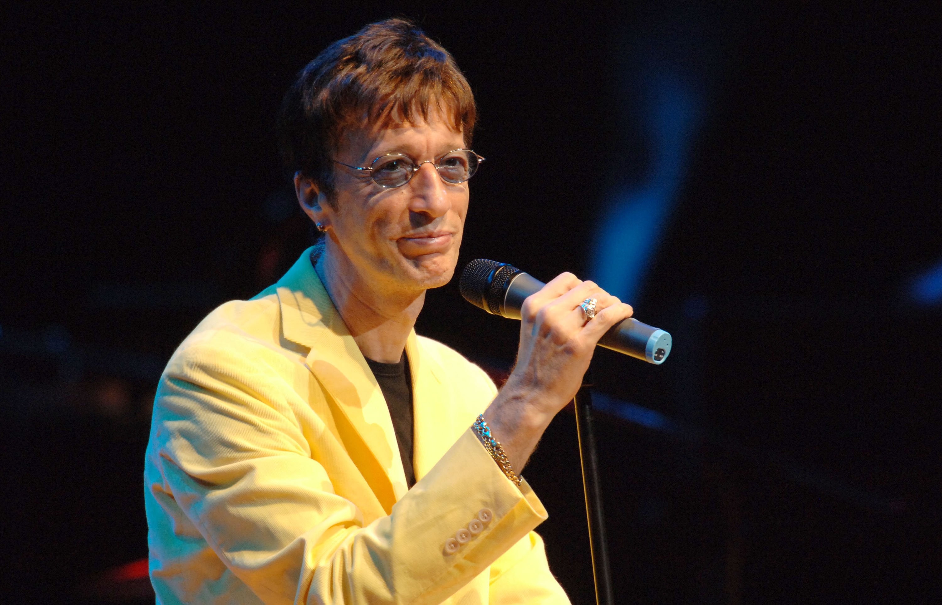Robin Gibb plus band & orchestra in concert at the Tokyo International Forum in September 3, 2005 in Tokyo, Japan | Photo: Getty Images