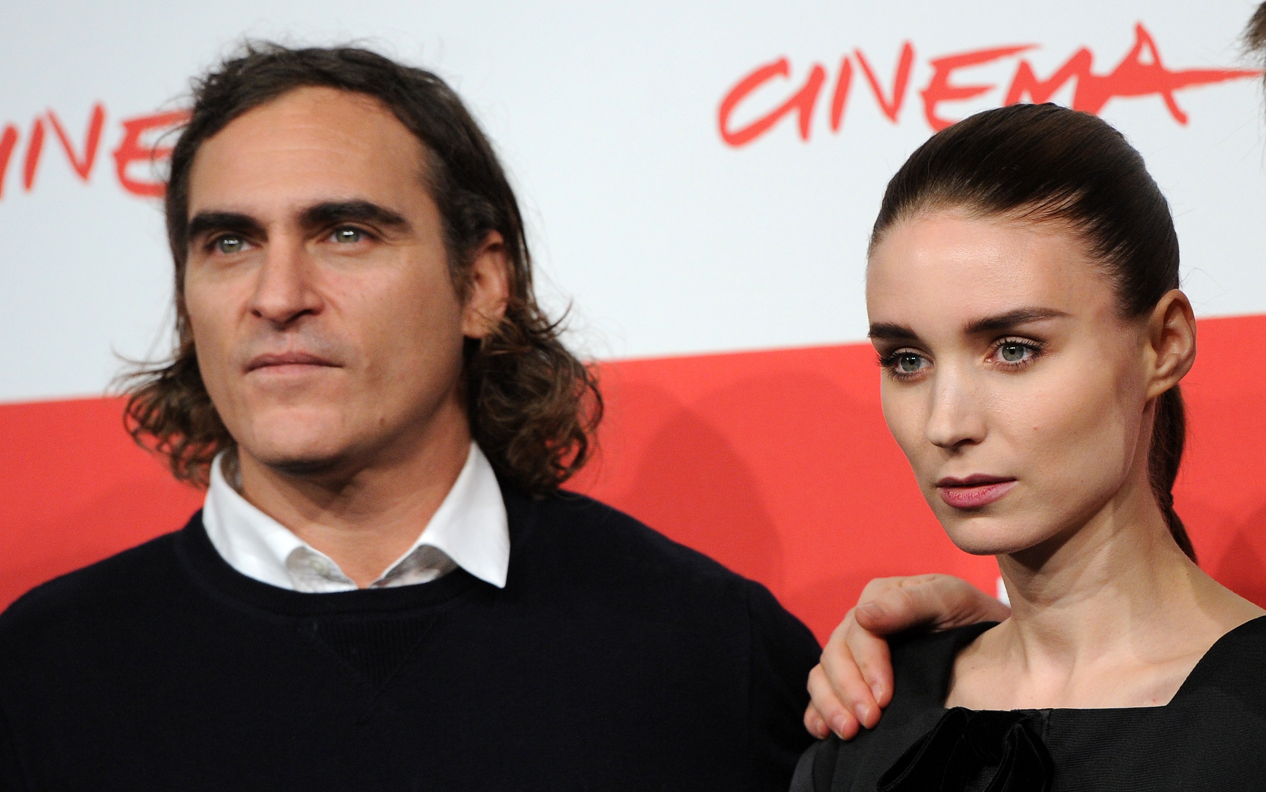 Joaquin Phoenix and Rooney Mara during the "Her" photocall at the 8th Rome Film Festival on November 10, 2013, in Italy. | Source: Getty Images