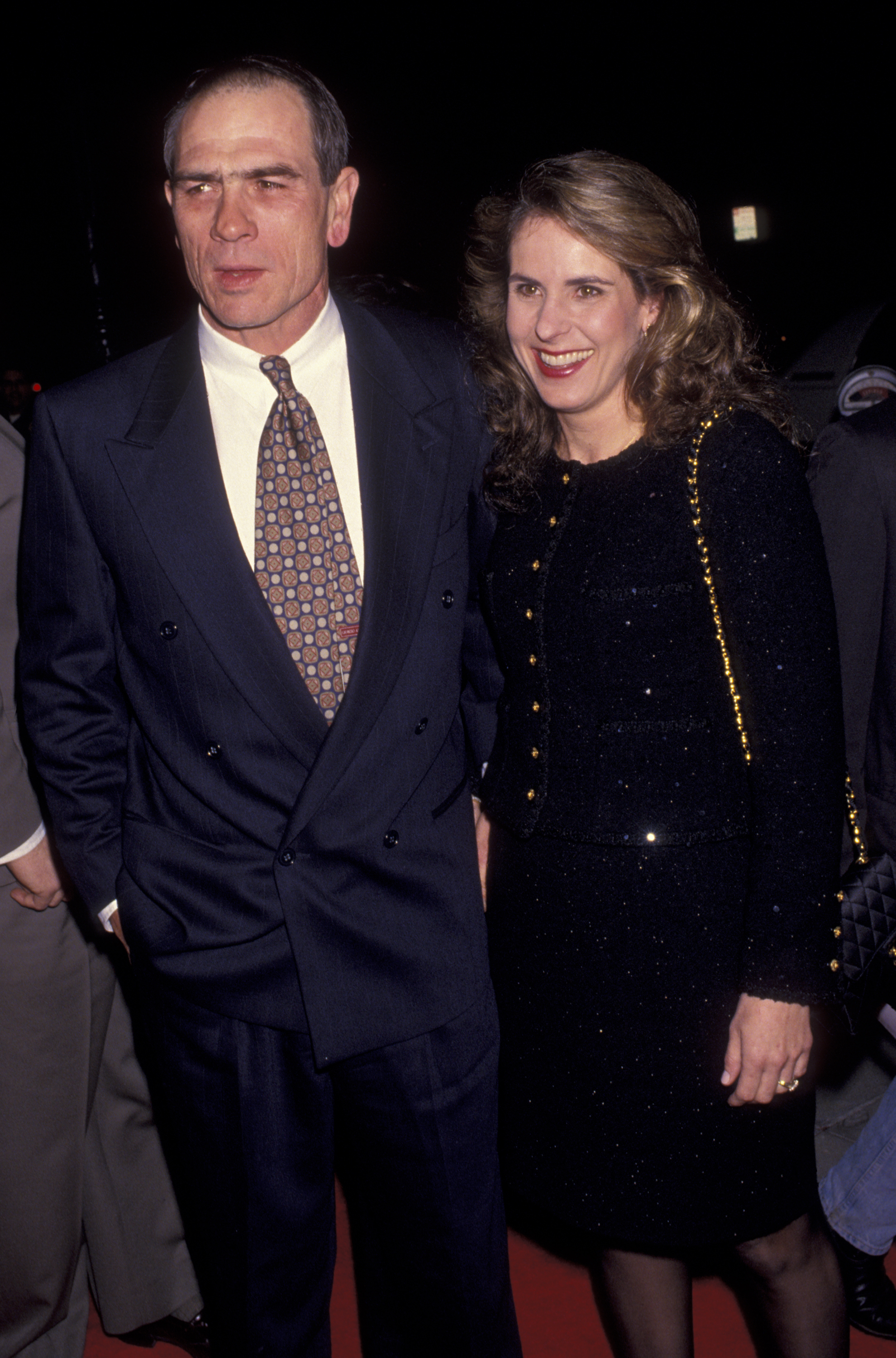 Tommy Lee Jones and his wife Kimberlea Jones at the screening of "Heaven and Earth" on December 16, 1993, in Beverly Hills, California | Source: Getty Images