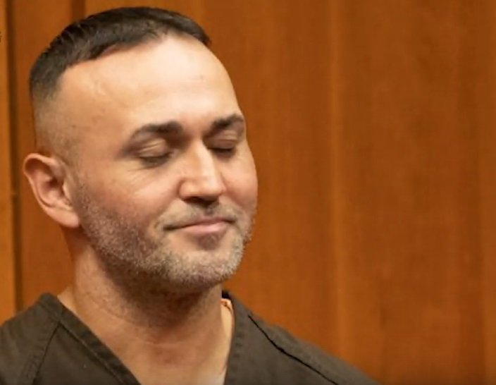 Lionel escucha la decisión del juez sobre su acusación de homicidio. | Foto: YouTube/Sky Link TV News Lionel escucha la decisión del juez sobre su acusación de homicidio. | Foto: YouTube/Sky Link TV News