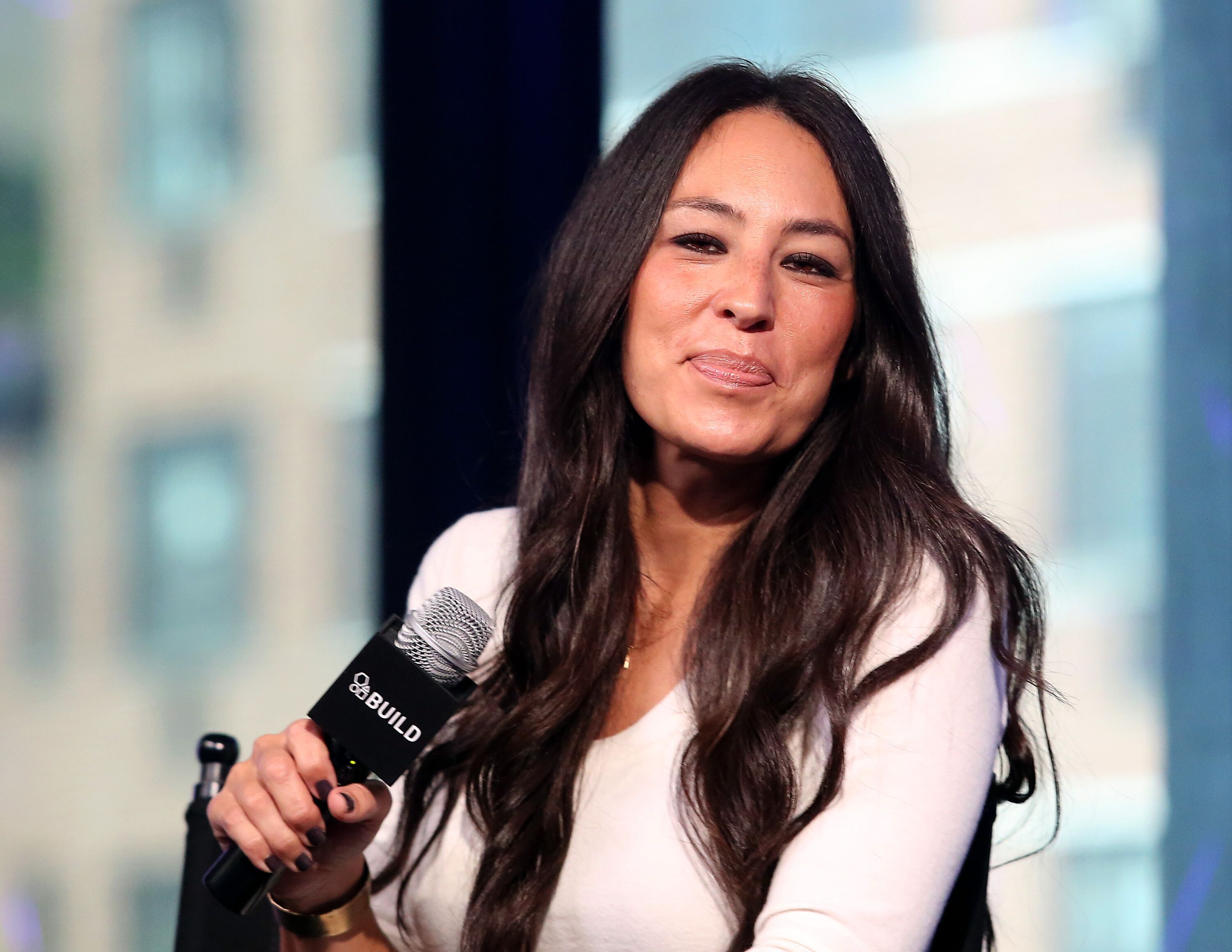 Designer Joanna Gaines appear to promote "The Magnolia Story" during the AOL BUILD Series at AOL HQ on October 19, 2016. | Photo: Getty Images