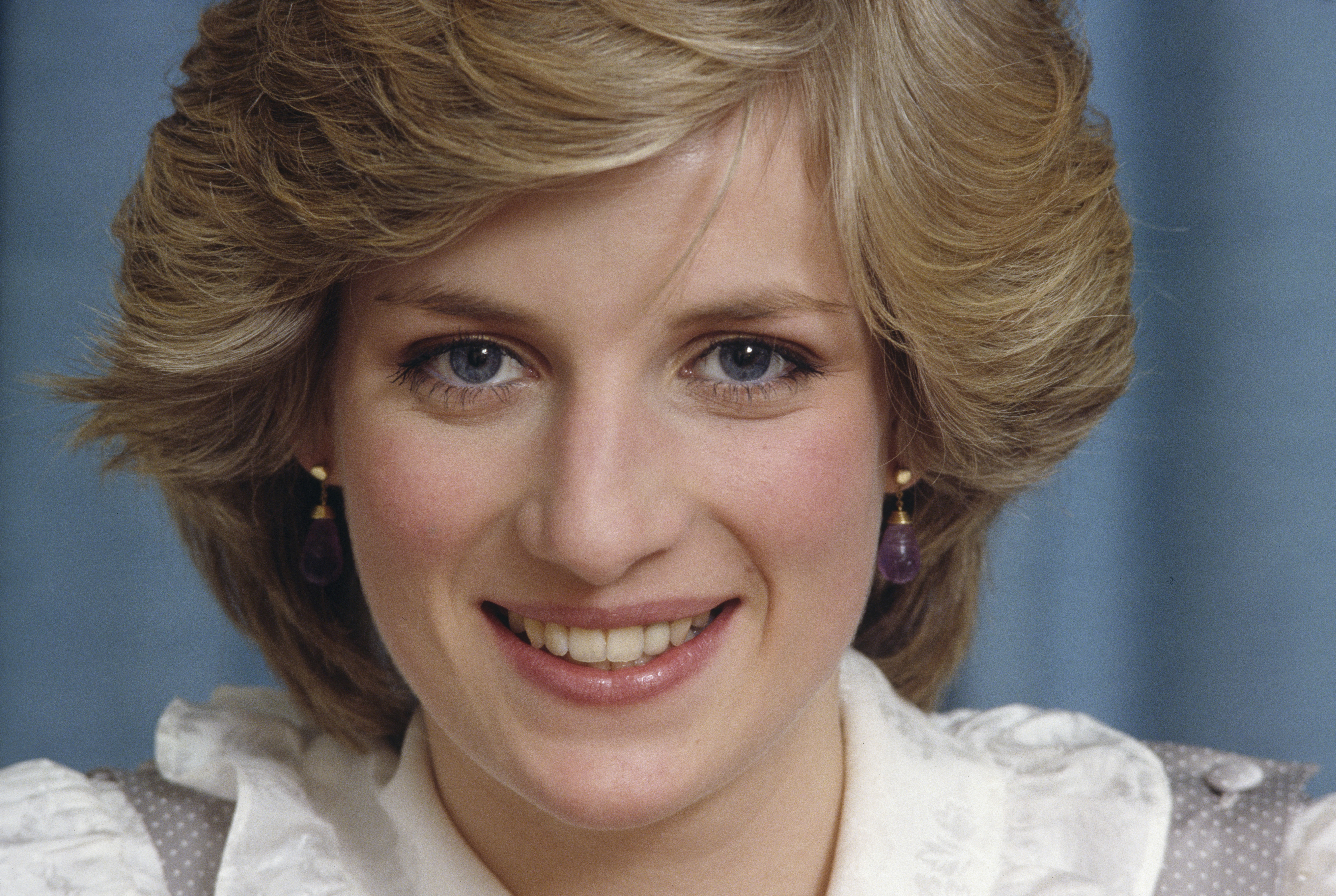 Diana Princess pictured at home on February 1983 in Kensington Palace, London. | Source: Getty Images