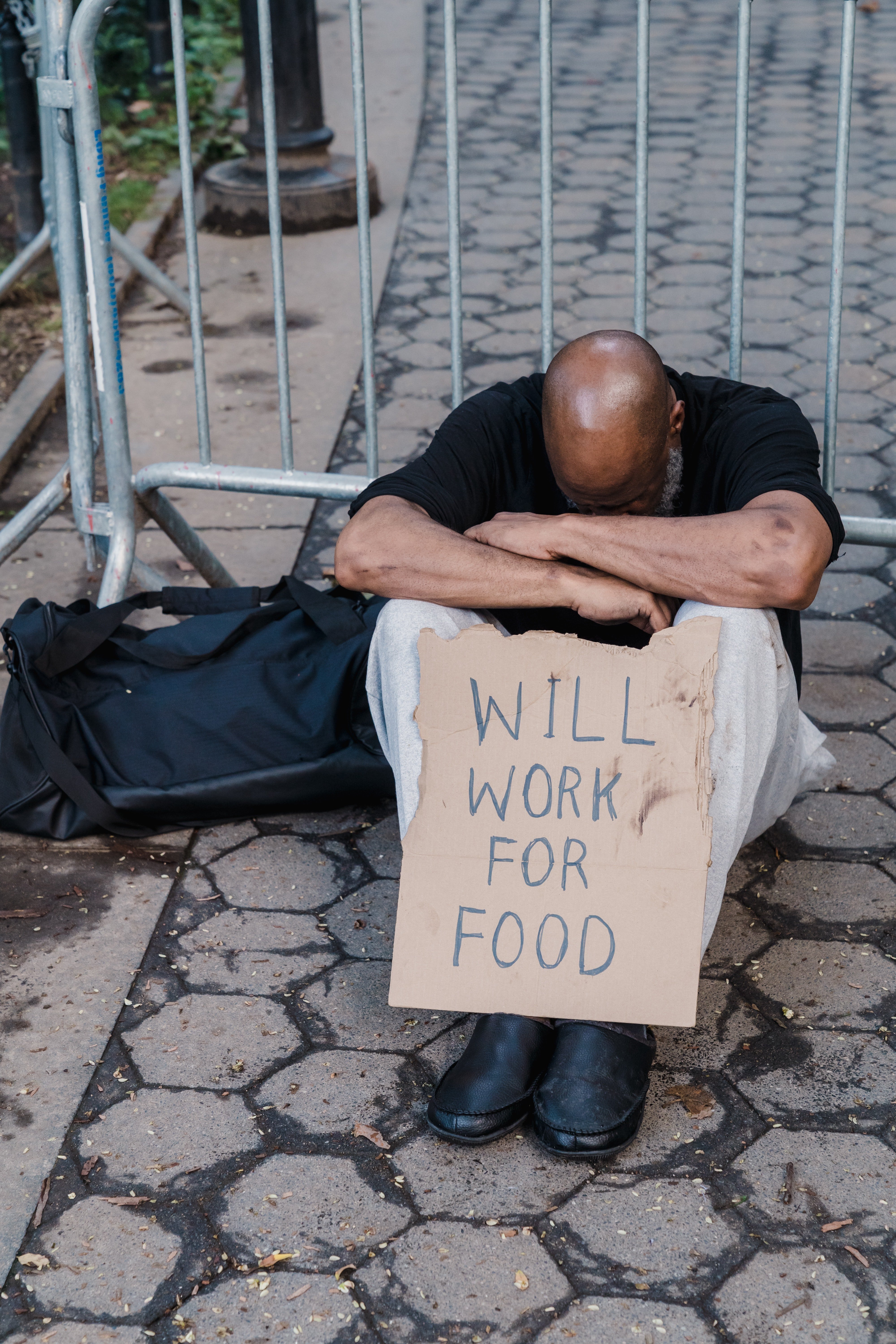 The homeless man revealed he hadn't eaten in days. | Source: Pexels