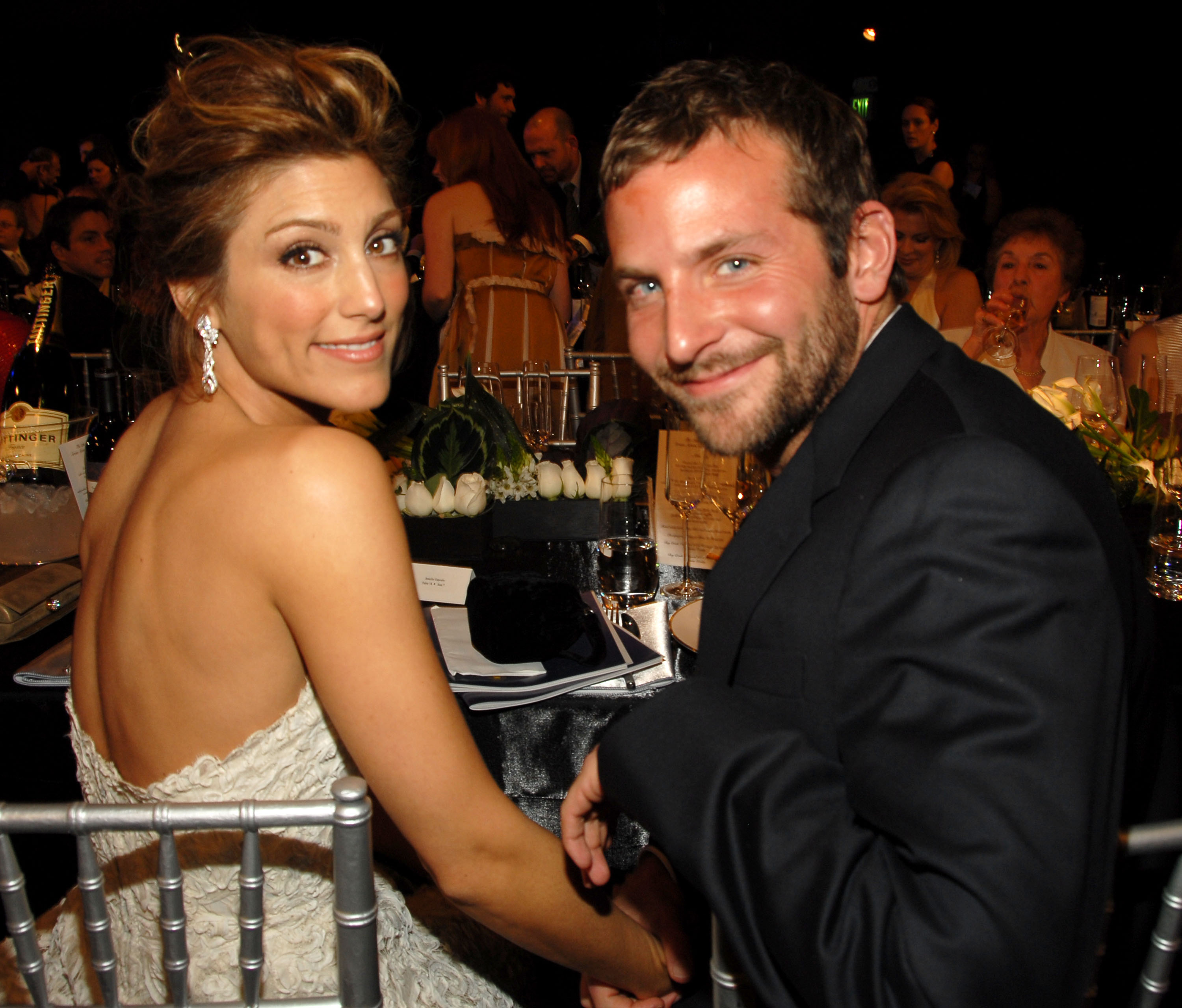 Jennifer Esposito and Bradley Cooper at the TNT Broadcasts 12th Annual Screen Actors Guild Awards in 2006. | Source: Getty Images