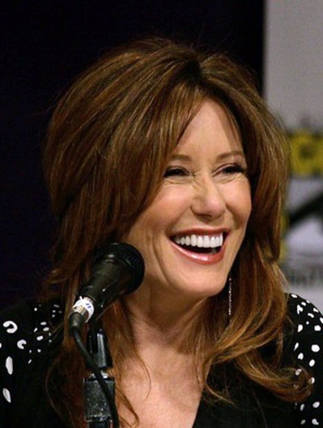 Mary McDonnell at the Battlestar Galactica Panel San Diego Comic-Con in 2007. | Source: Wikimedia Commons