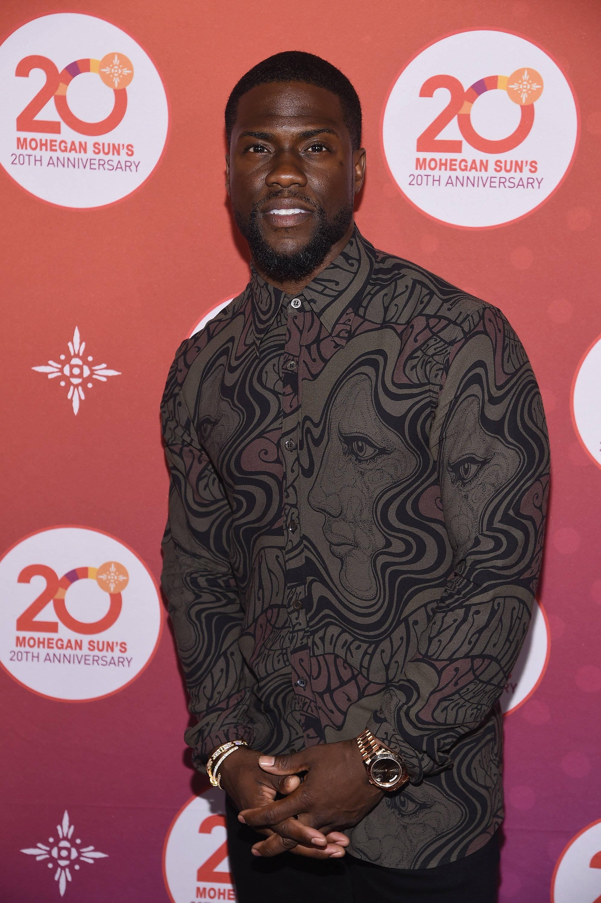 Kevin Hart walks the red carpet before the Kevin Hart Official After Party with DJ Ruckus for Mohegan Suns 20th Anniversary on October 14, 2016, in Uncasville, Connecticut. | Source: Getty Images.
