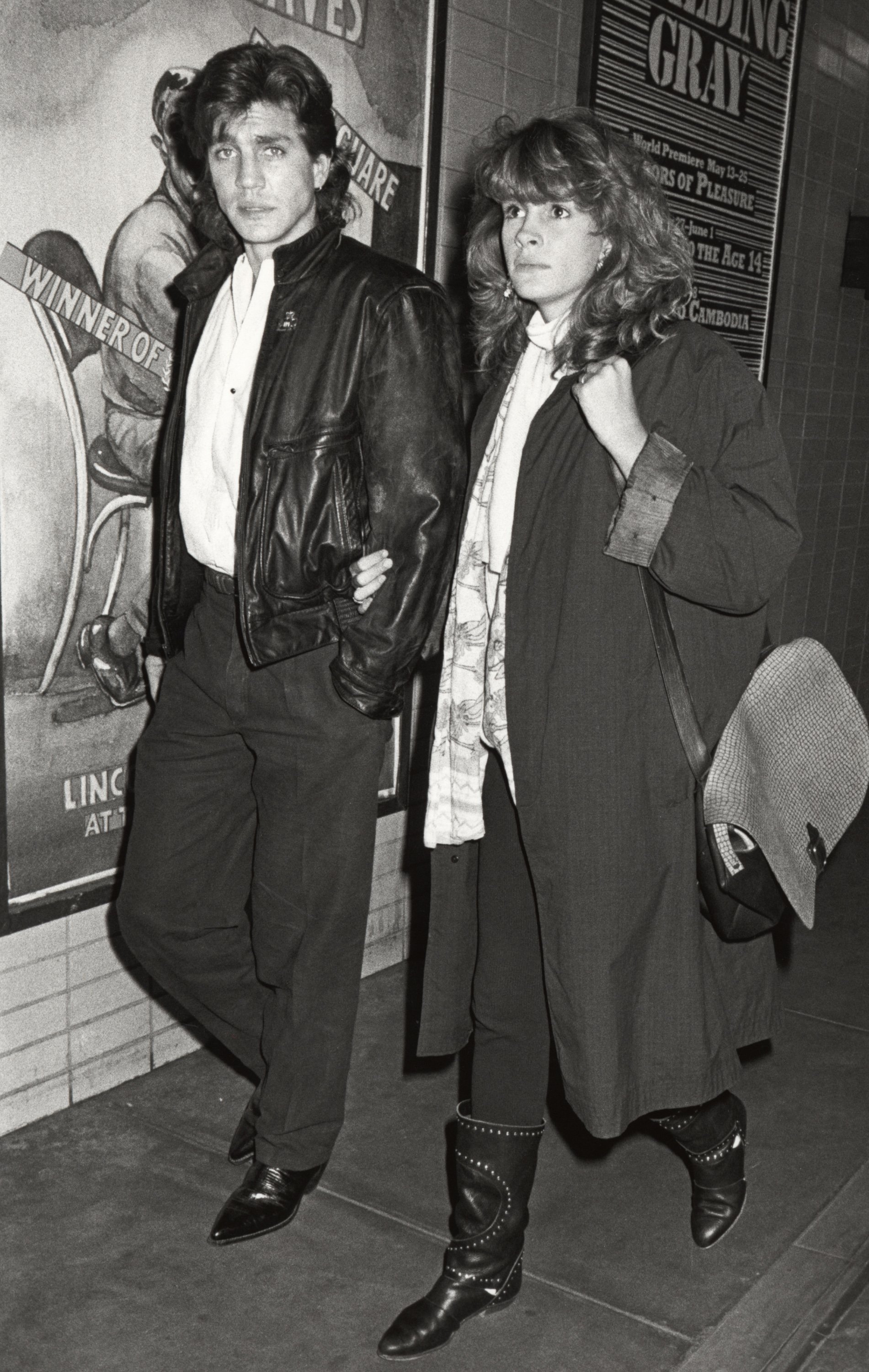 Julia Roberts y su hermano Eric Roberts en Nueva York, en 1986. | Foto: Getty Images