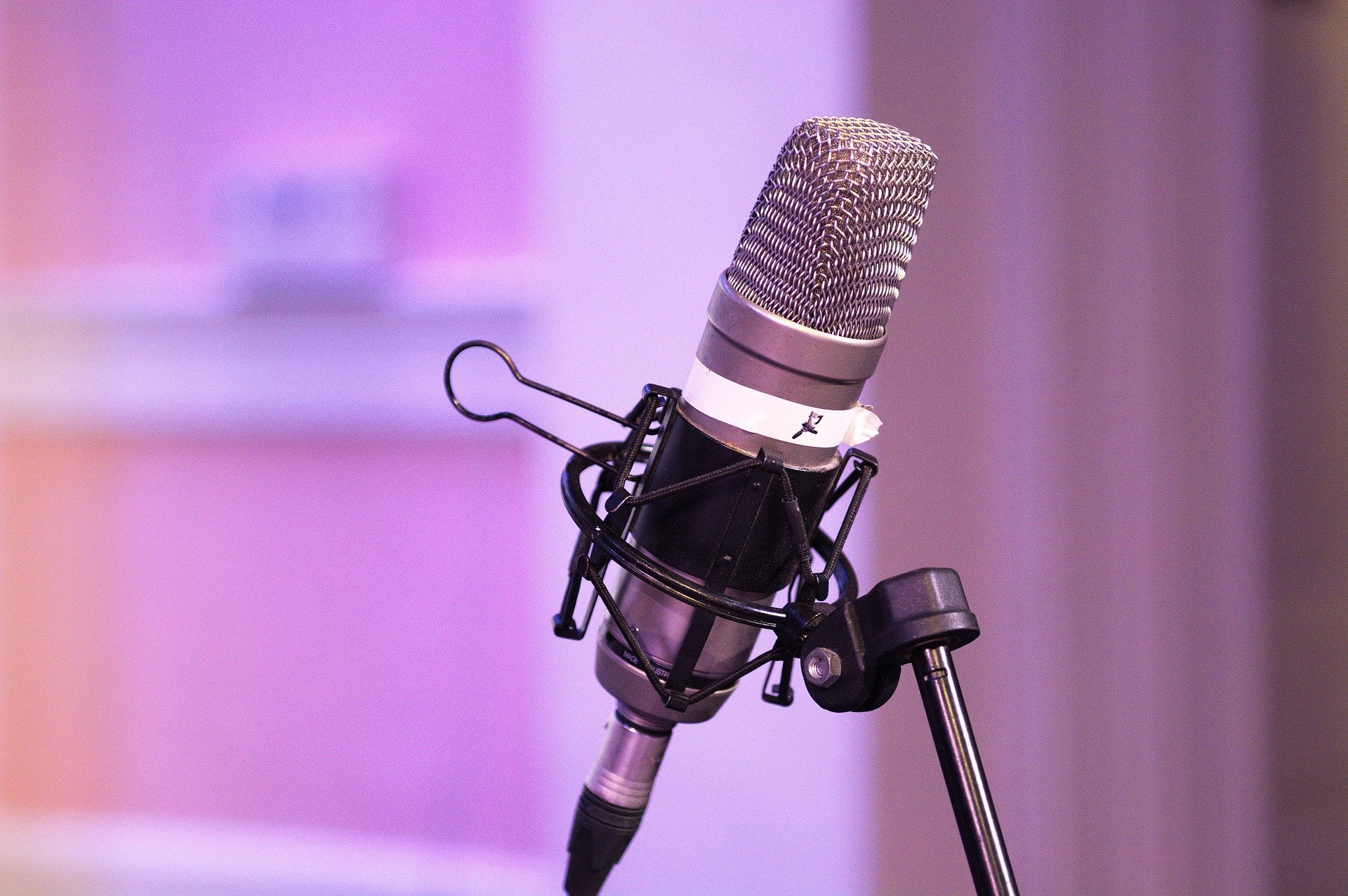 Pictured: Podcast equipment consisting of a microphone for audio or sound output | Photo: Pixabay